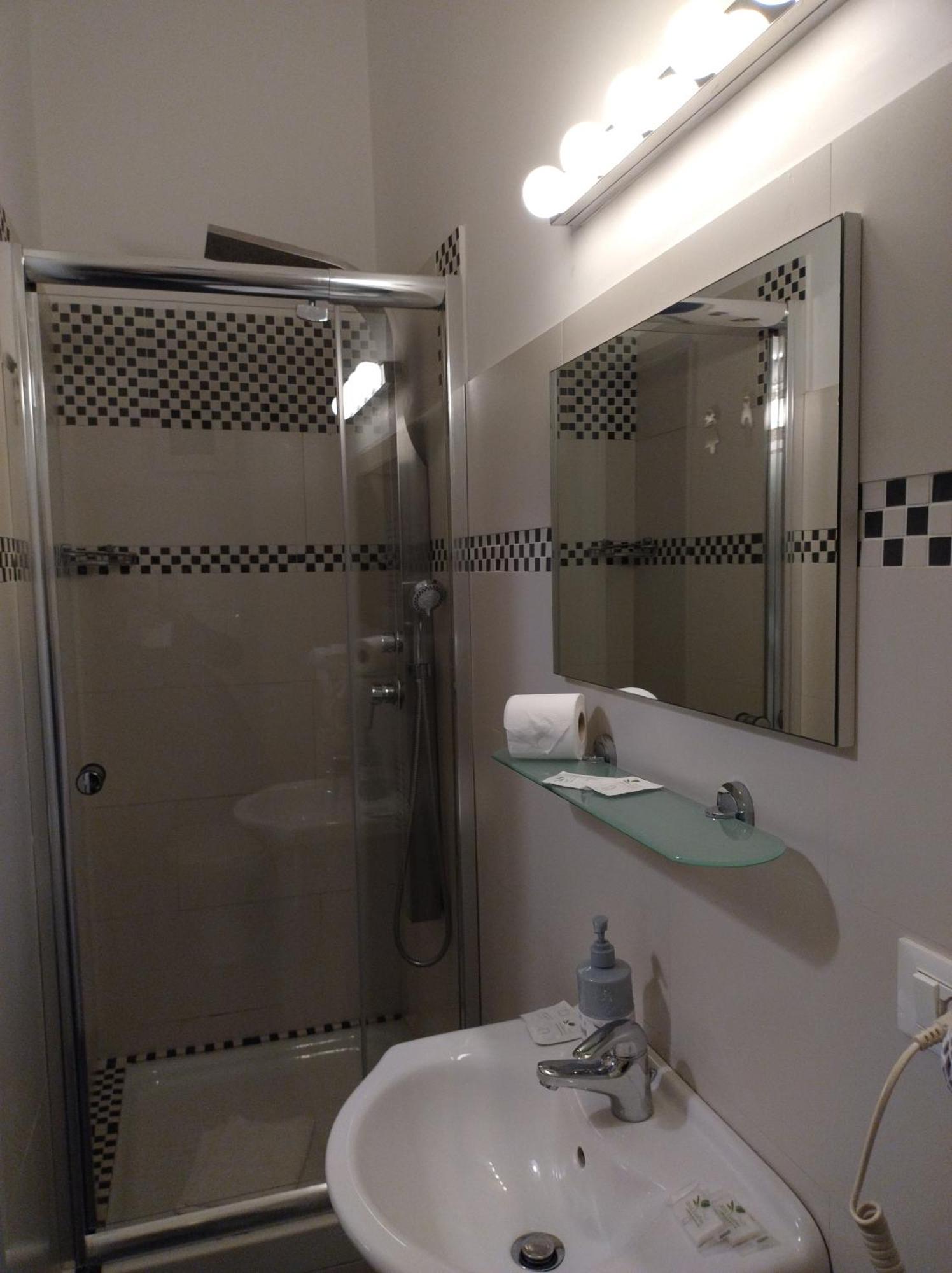 Economy Double Room,1534757446:JPEG