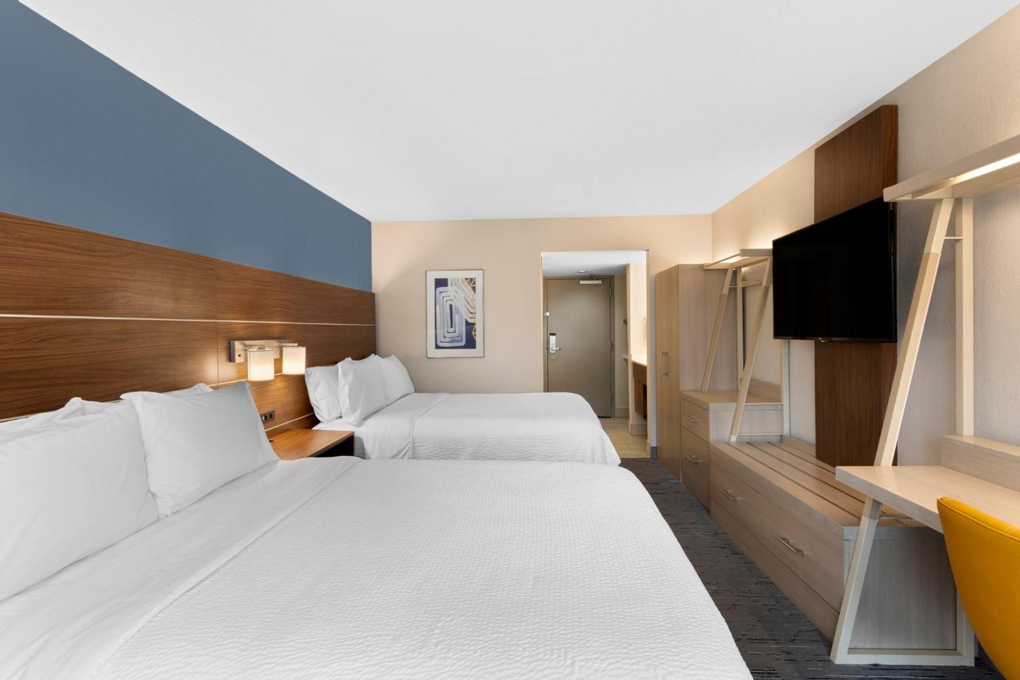 Standard Room with Two Queen Beds