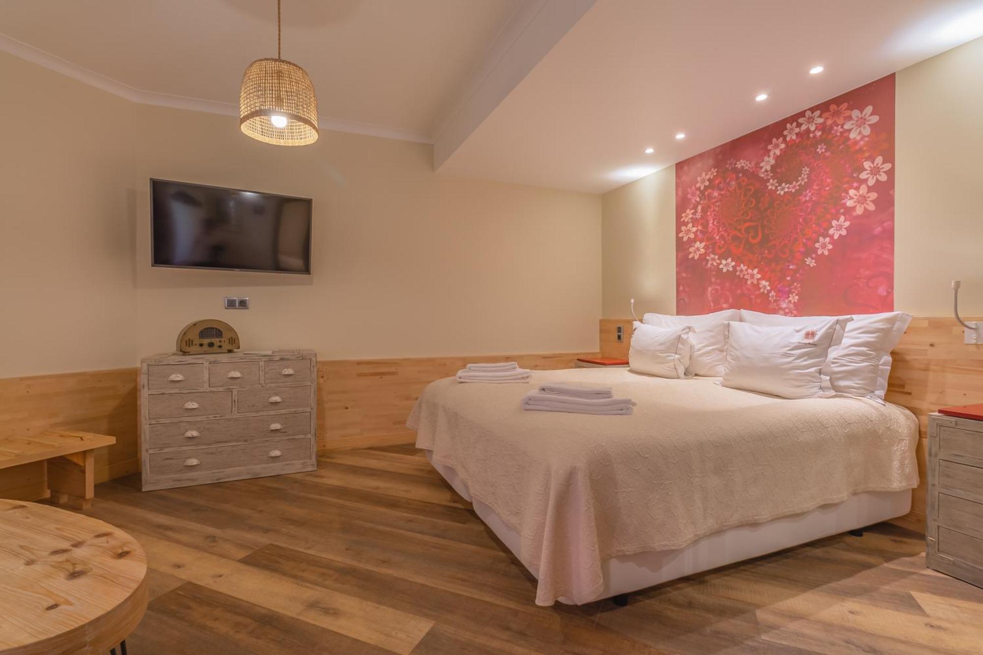 Junior Suite,1536905554:JPEG