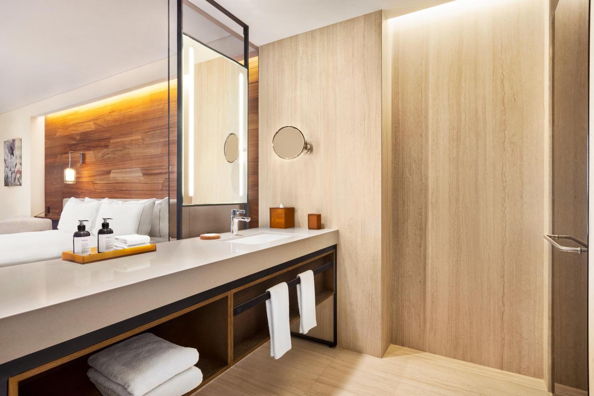 King Guest Room with Sunset View