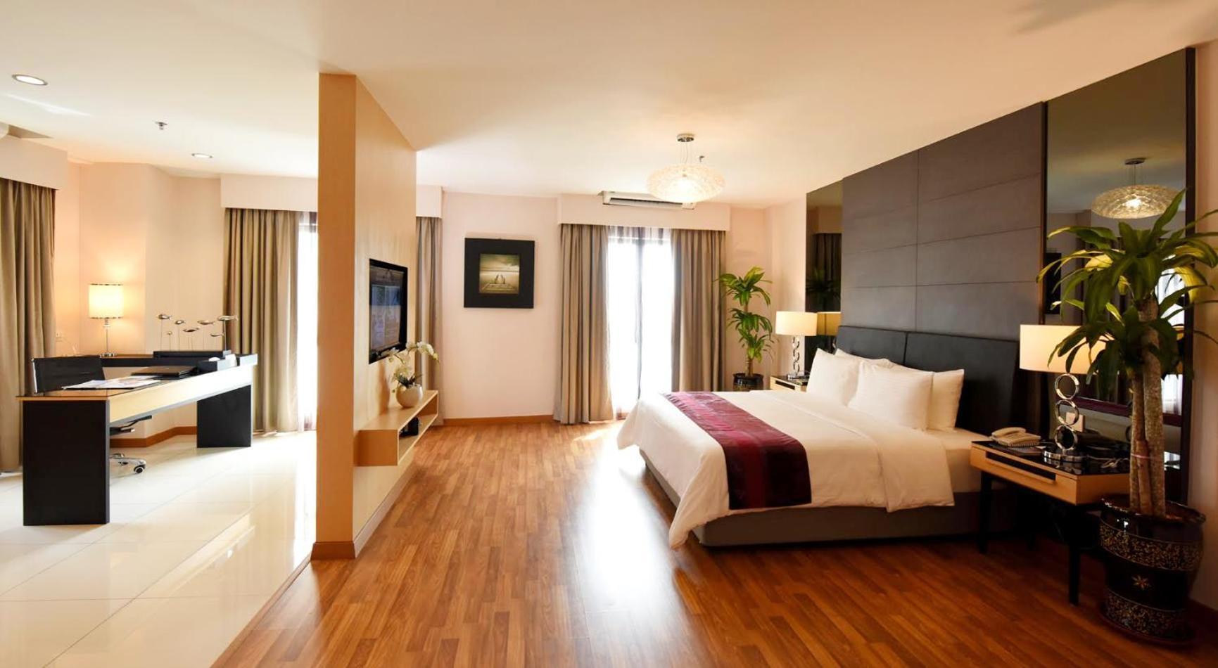 Executive Room