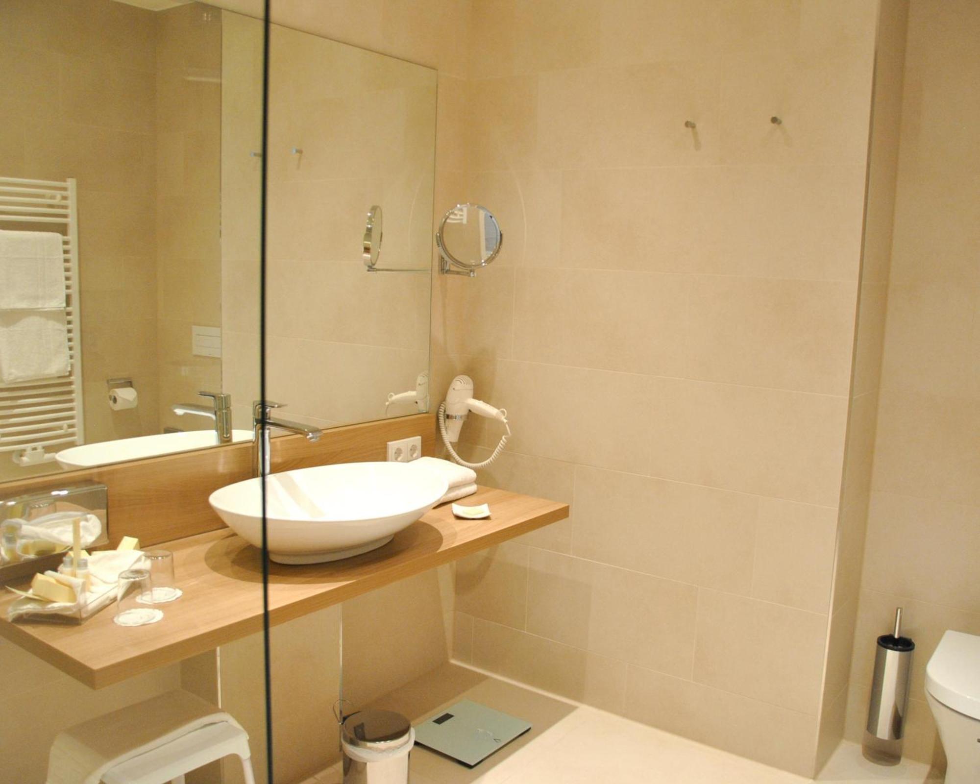 Classic Doppelzimmer mit Balkon und Landblick (Haustiere nicht gestattet)
