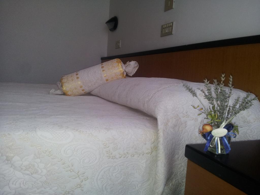 Camera Matrimoniale/Doppia con Letti Singoli con Balcone