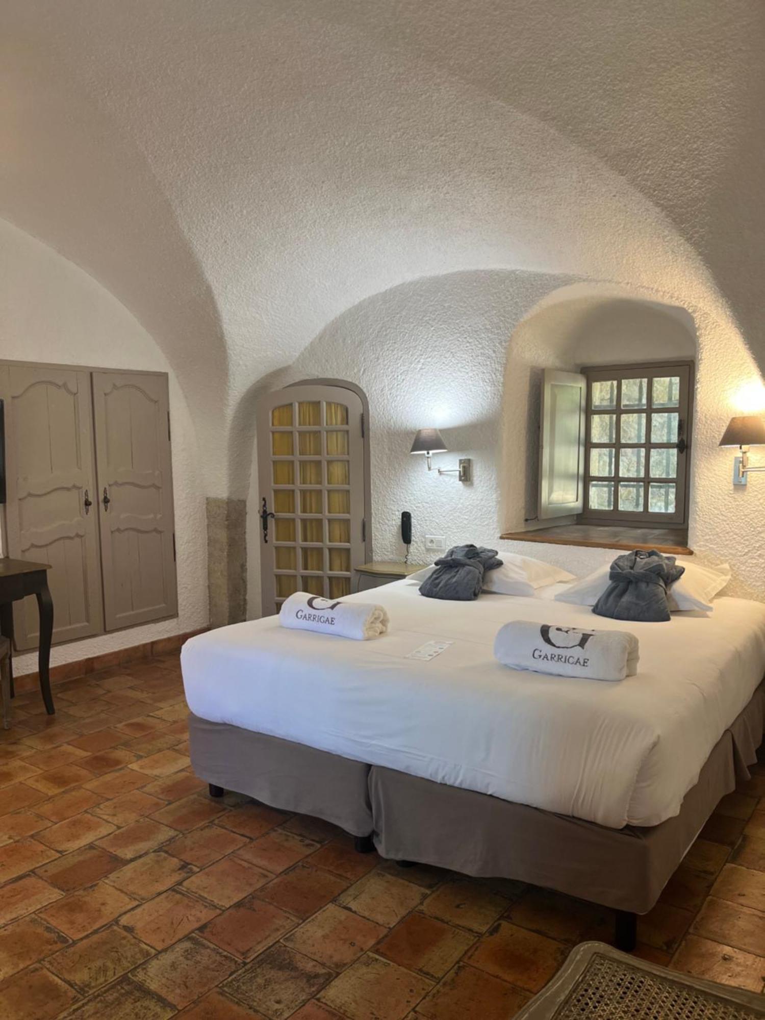 Double Room,1705569008:JPEG
