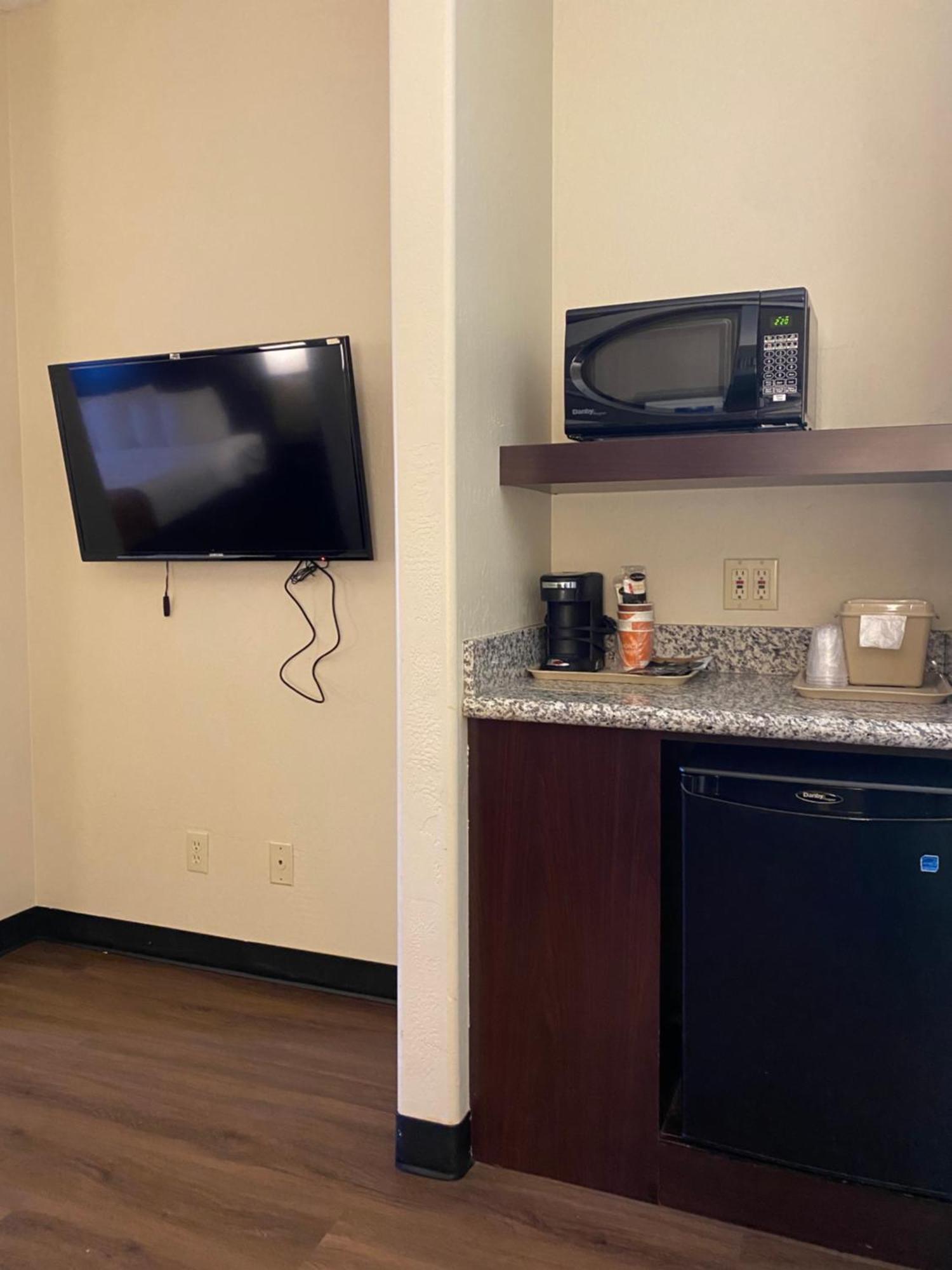 King Room - Non-Smoking