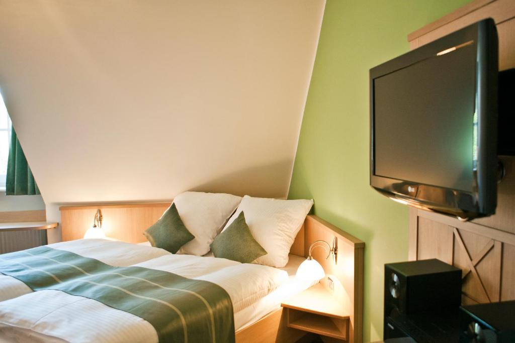Double Room,15471943:JPEG