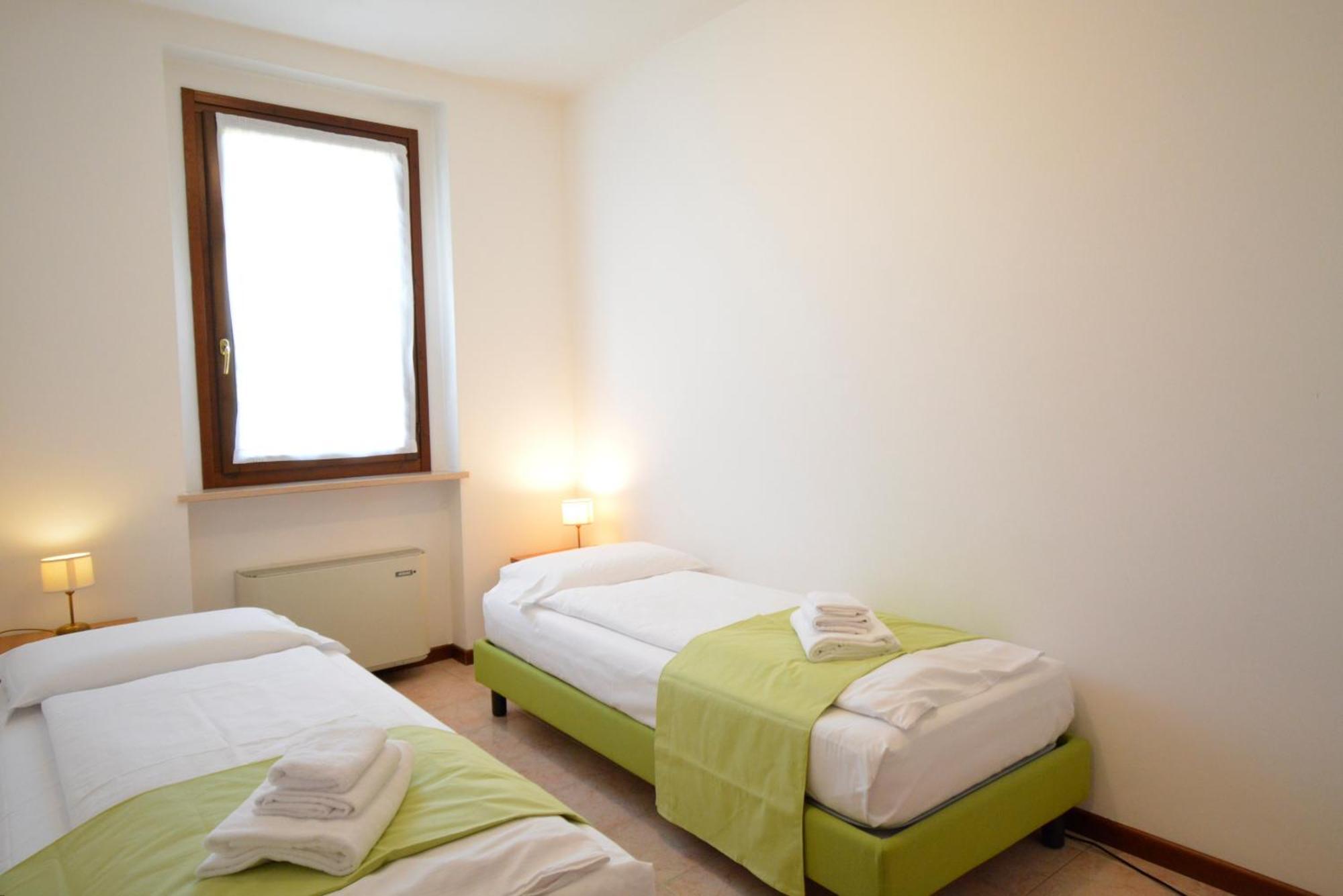 Apartment with Pool View and Patio,1540033486:JPEG