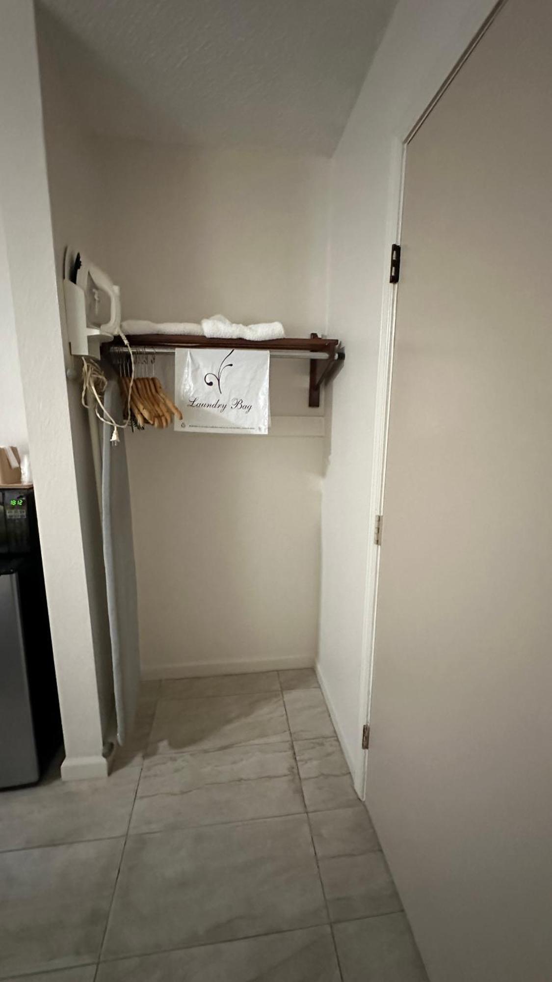 Double Room with Bathtub and Grab Bars - Mobility Accessible - Smoking