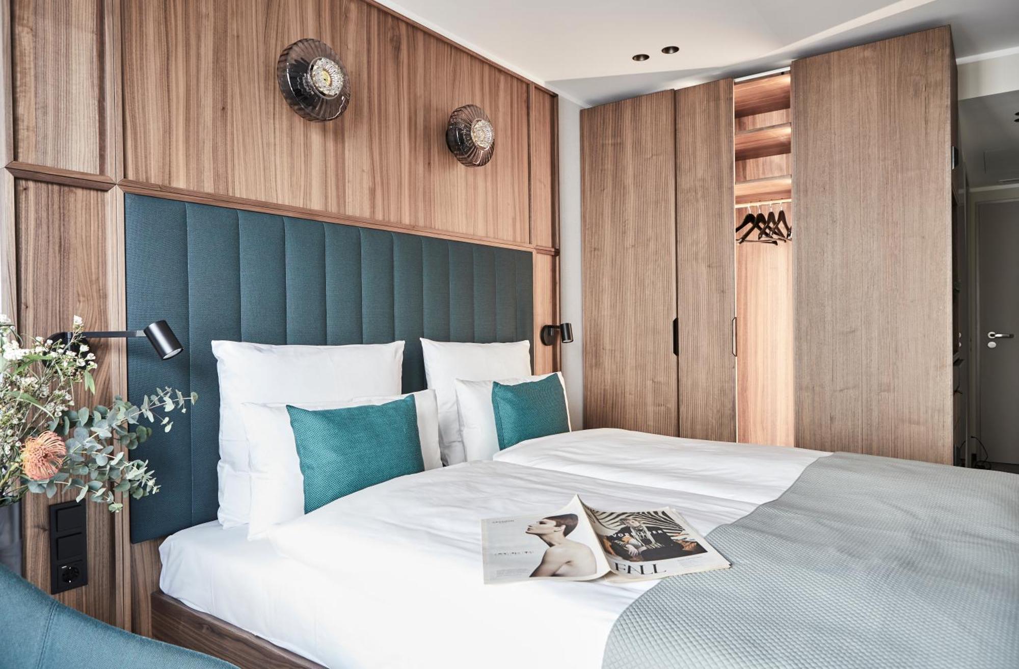Superior Doppelzimmer mit seitlichem Meerblick und Balkon