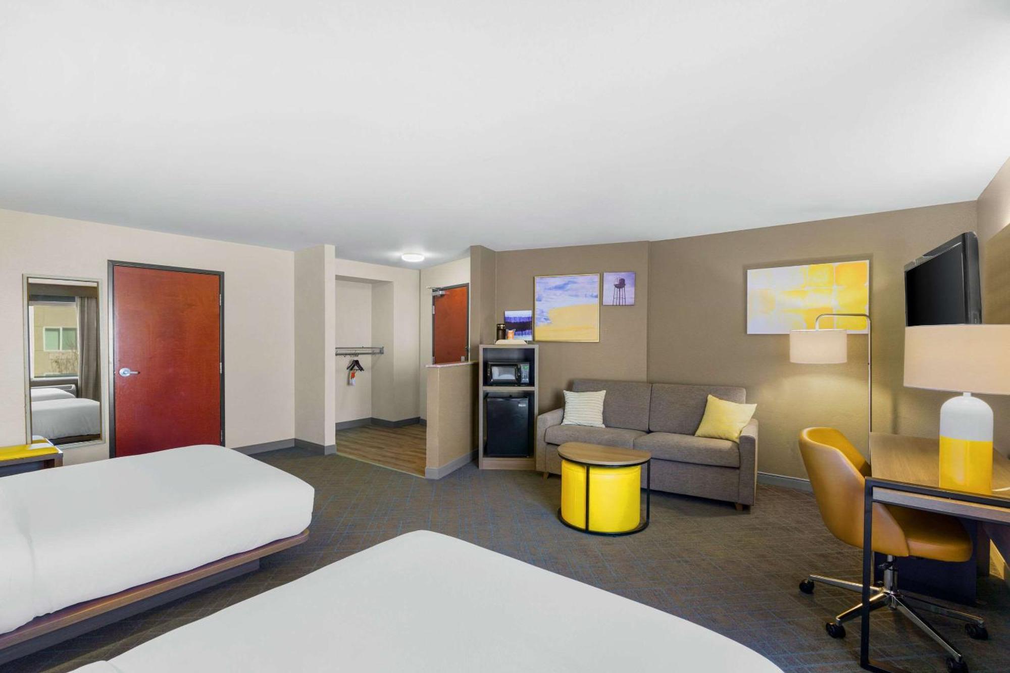 Suite with Two Queen Beds - Accessible/Non-Smoking