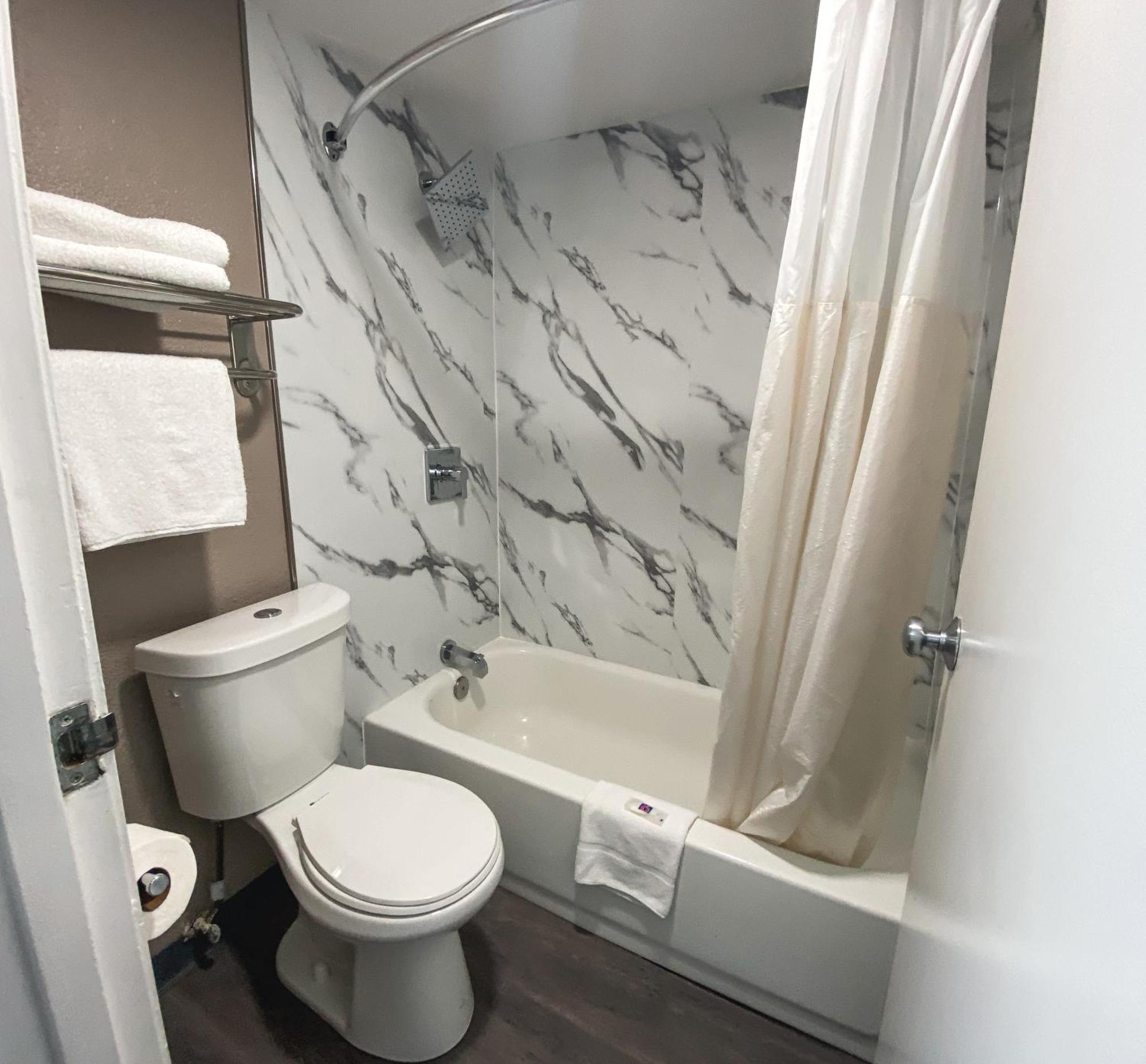 Deluxe Quadruple Room,1541717101:JPEG