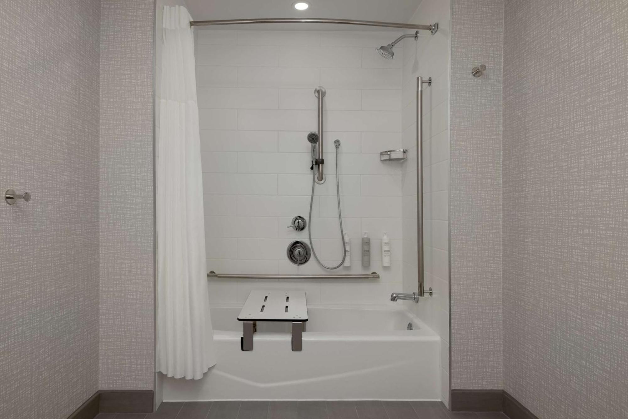Quarto King com Banheira - Acessível para Hóspedes com Mobilidade Reduzida