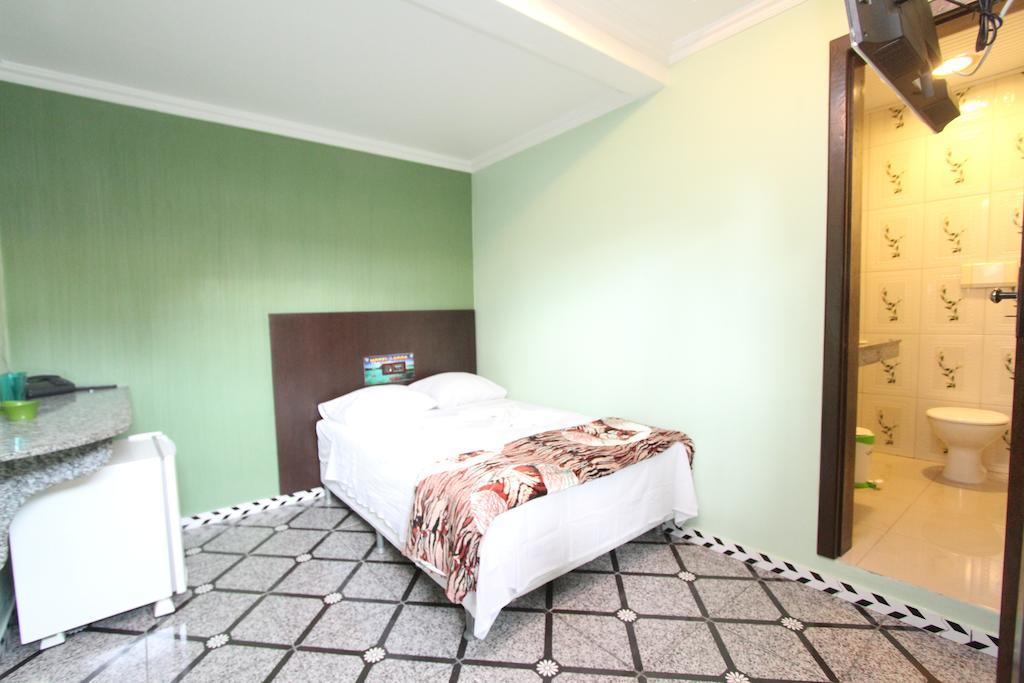 Quarto com Cama de Casal ou 2 de Solteiro