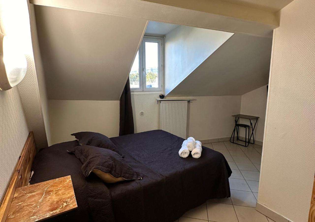 Chambre Double Sous les Combles - 3ème Étage