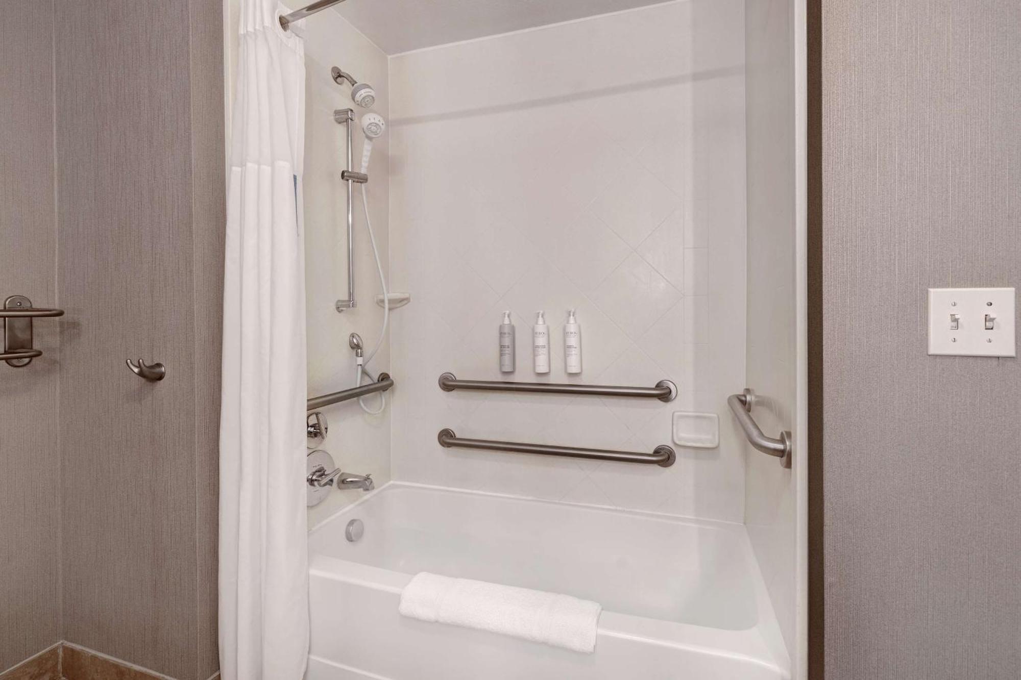 Queen Room with Two Queen Beds - Disability Access/Non-Smoking