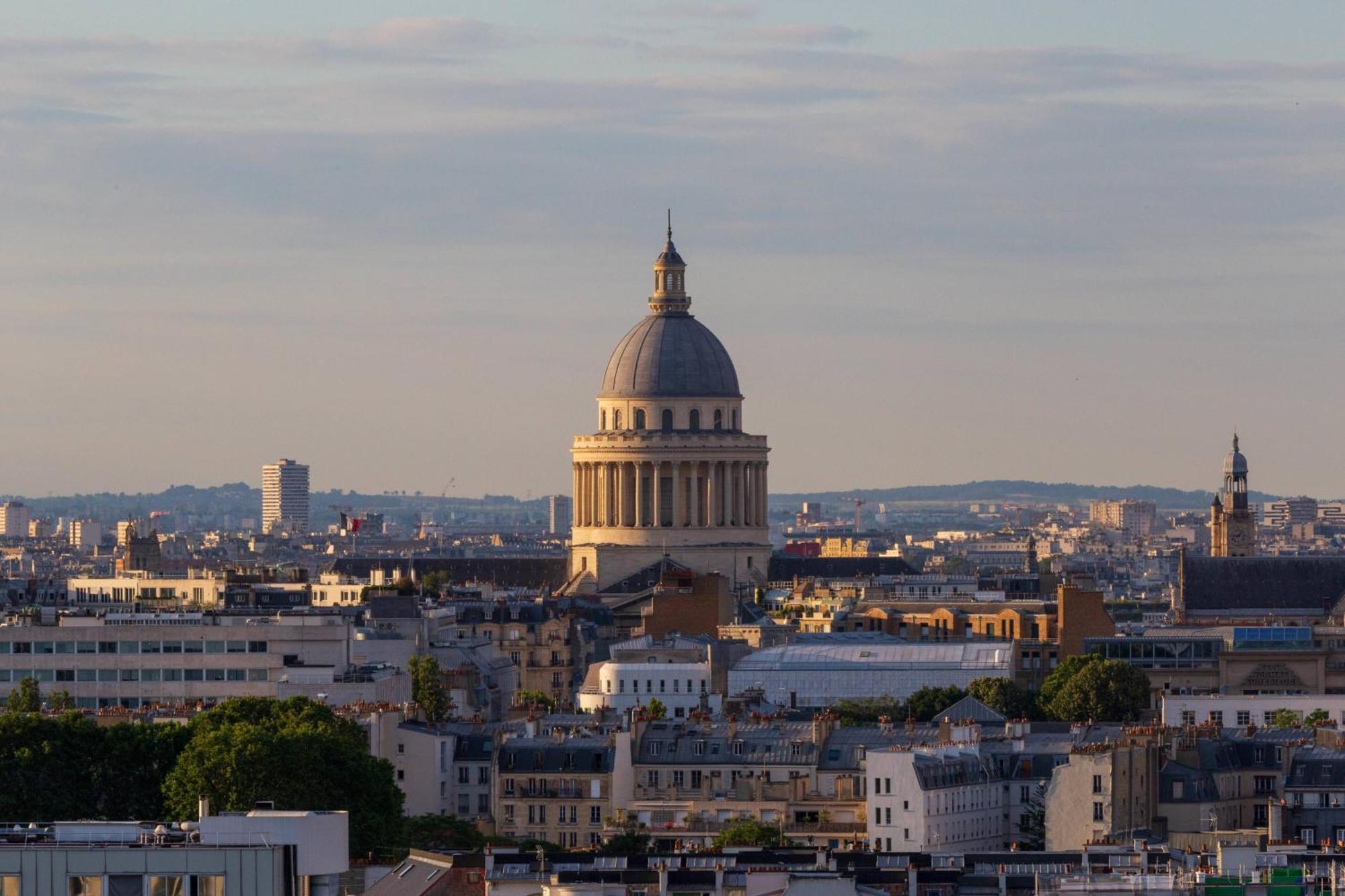 Chambre Lit King-Size Deluxe - Vue sur Ville