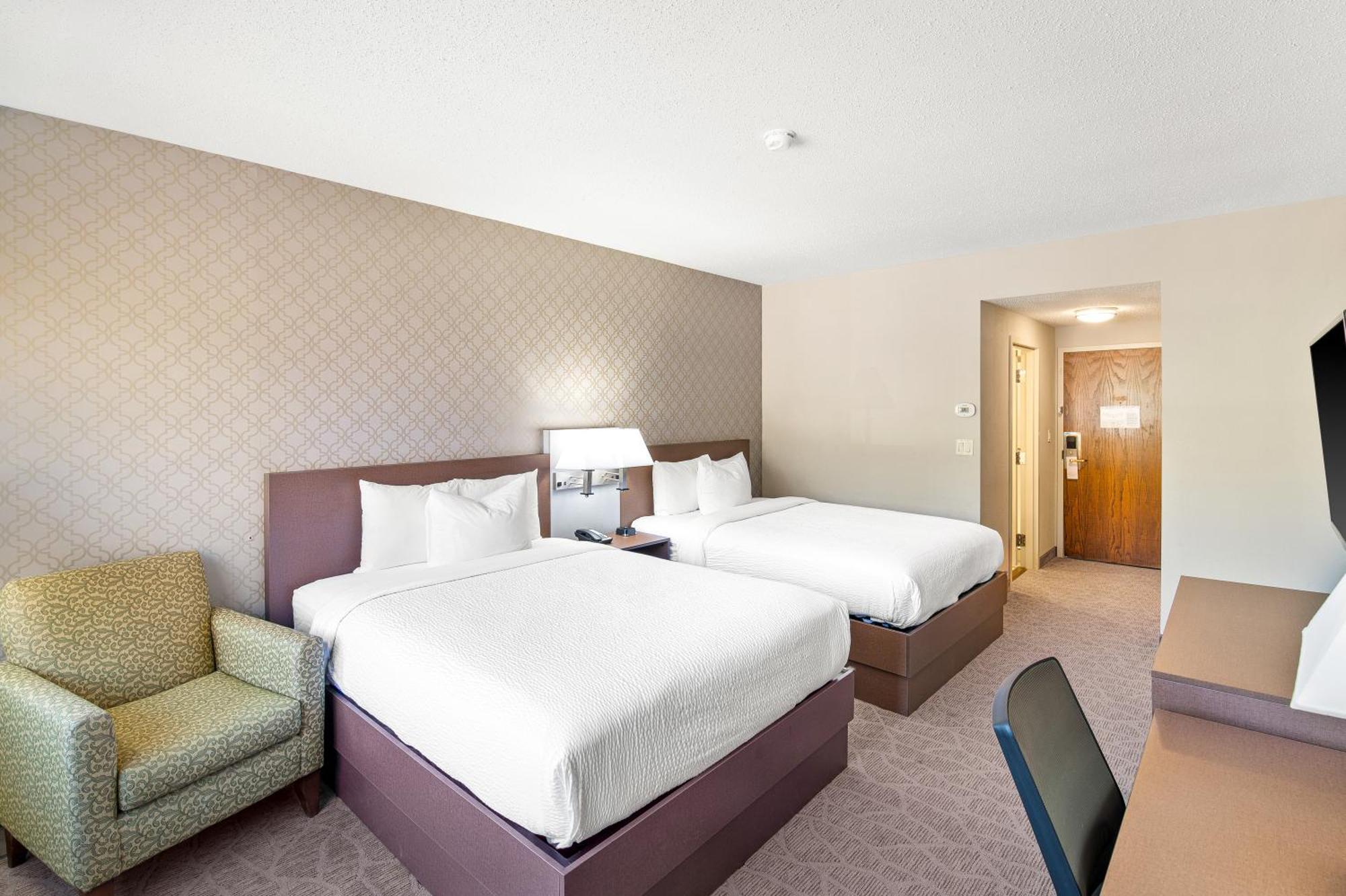 Deluxe Queen Room,1544845237:JPEG