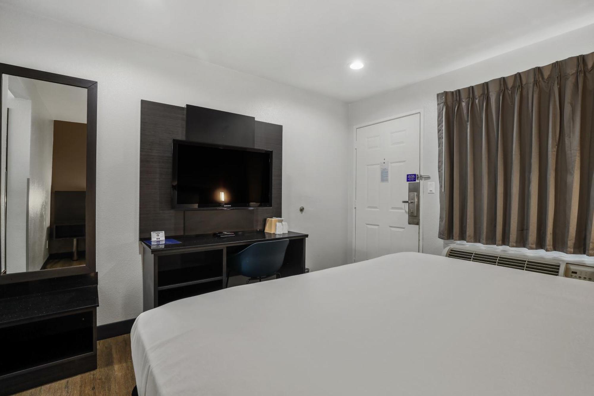 Deluxe Quadruple Room,1545628348:JPEG