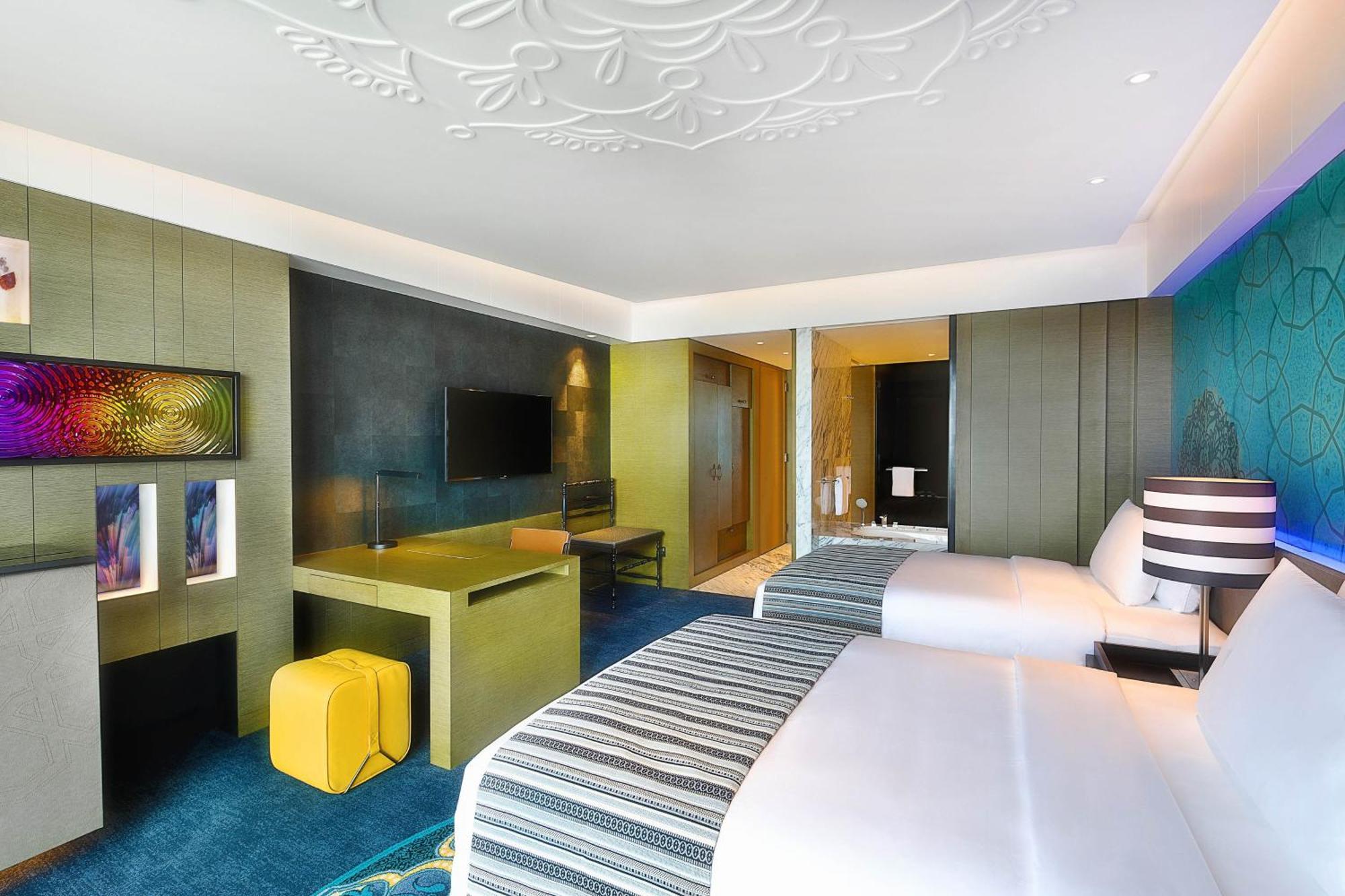 Chambre Spectaculaire avec 2 Lits Doubles et Balcon, Vue sur Jardin et Accès Piscine