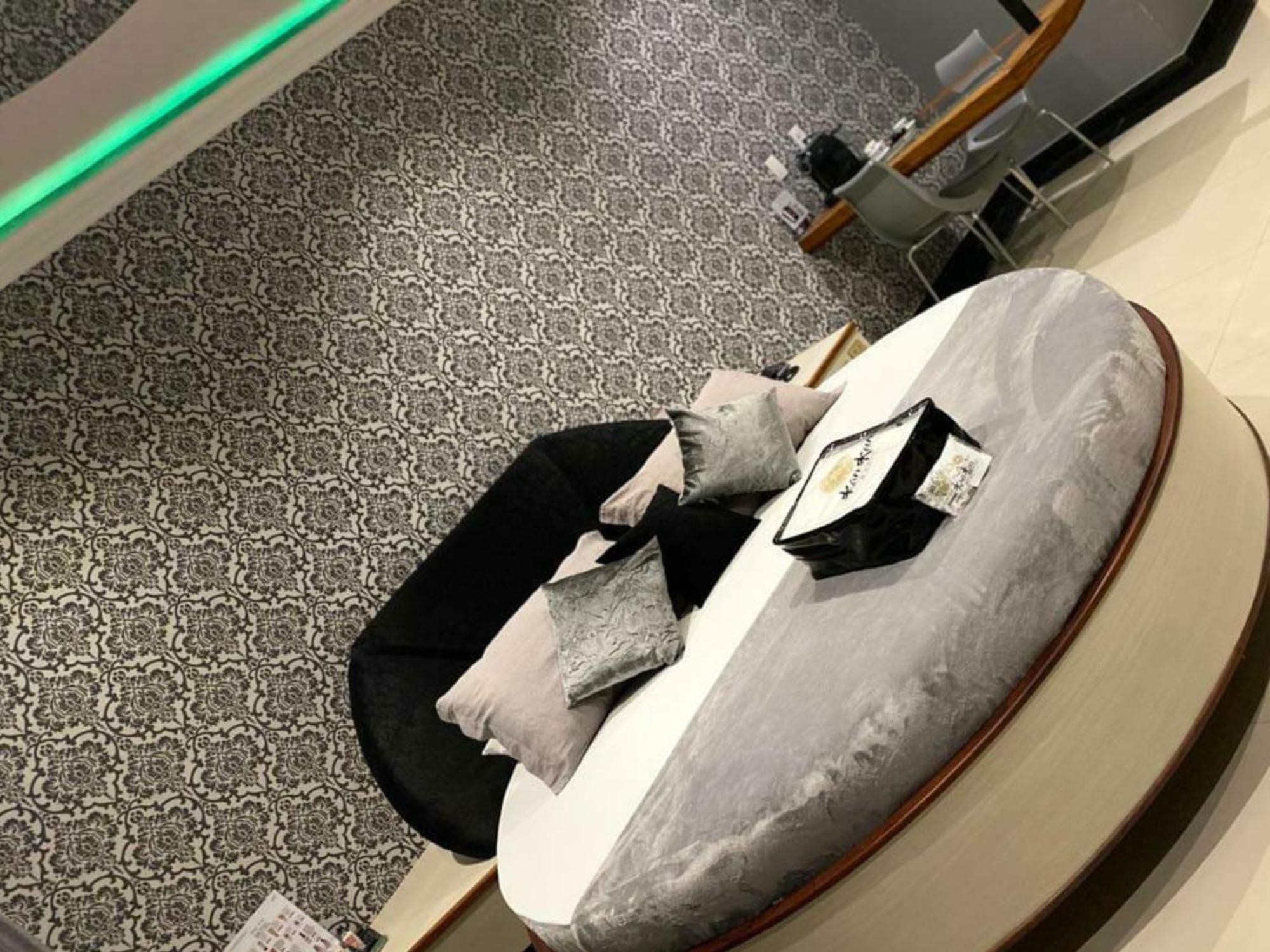 Deluxe King Suite,1546220743:JPEG