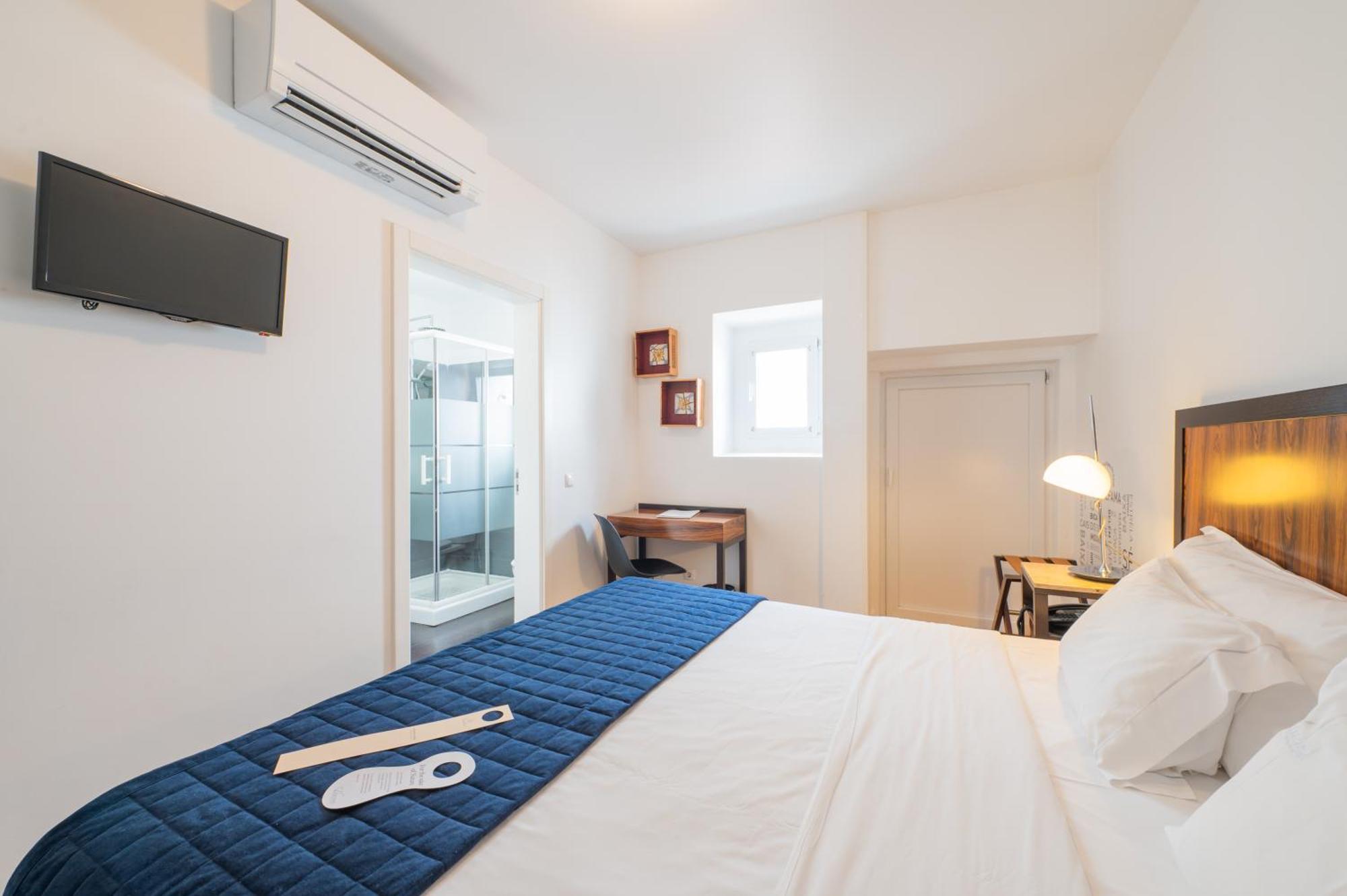 Double Room with Interior View,1547243962:JPEG