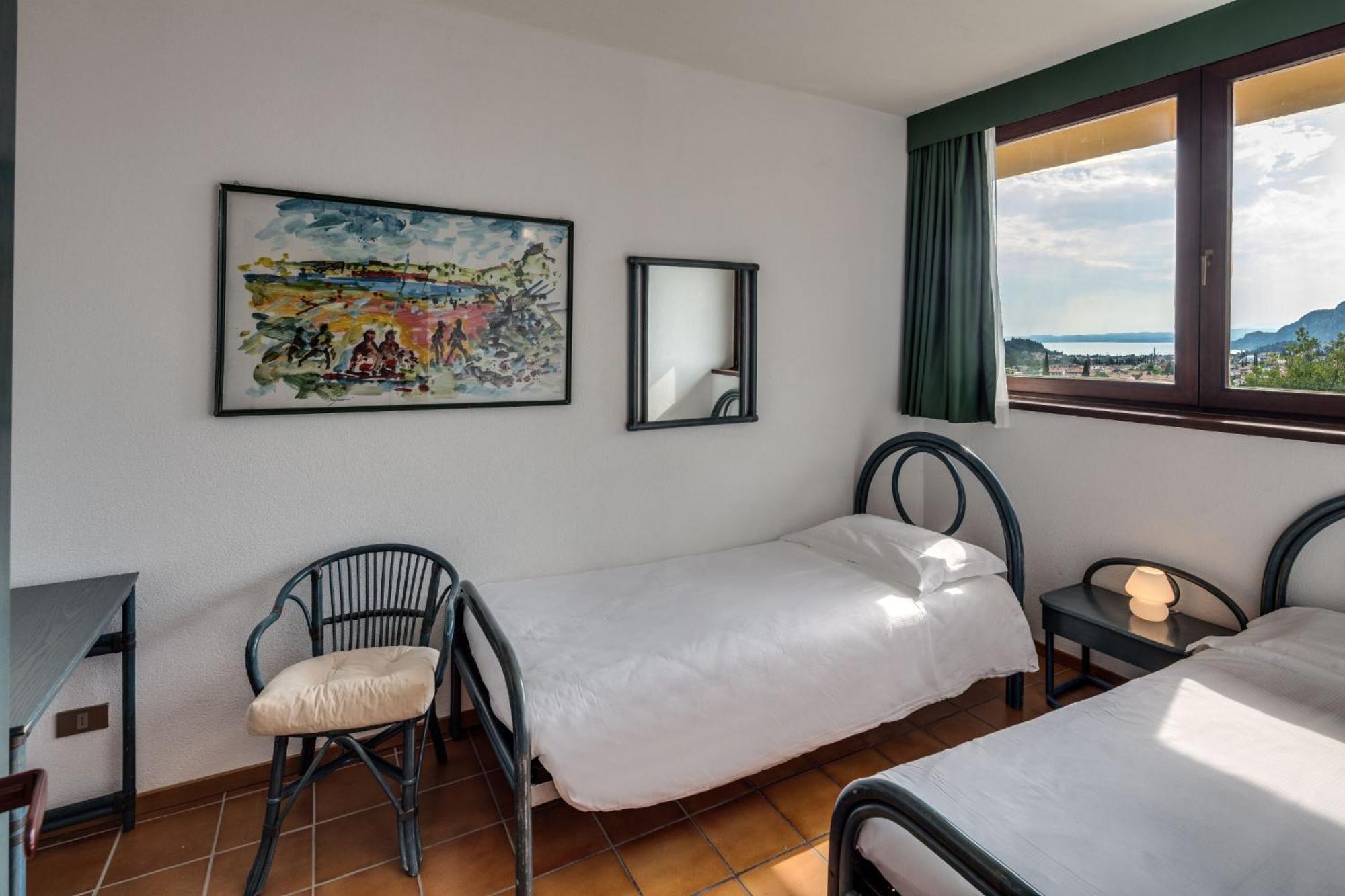 Appartamento con 2 Camere da Letto e Vista Lago