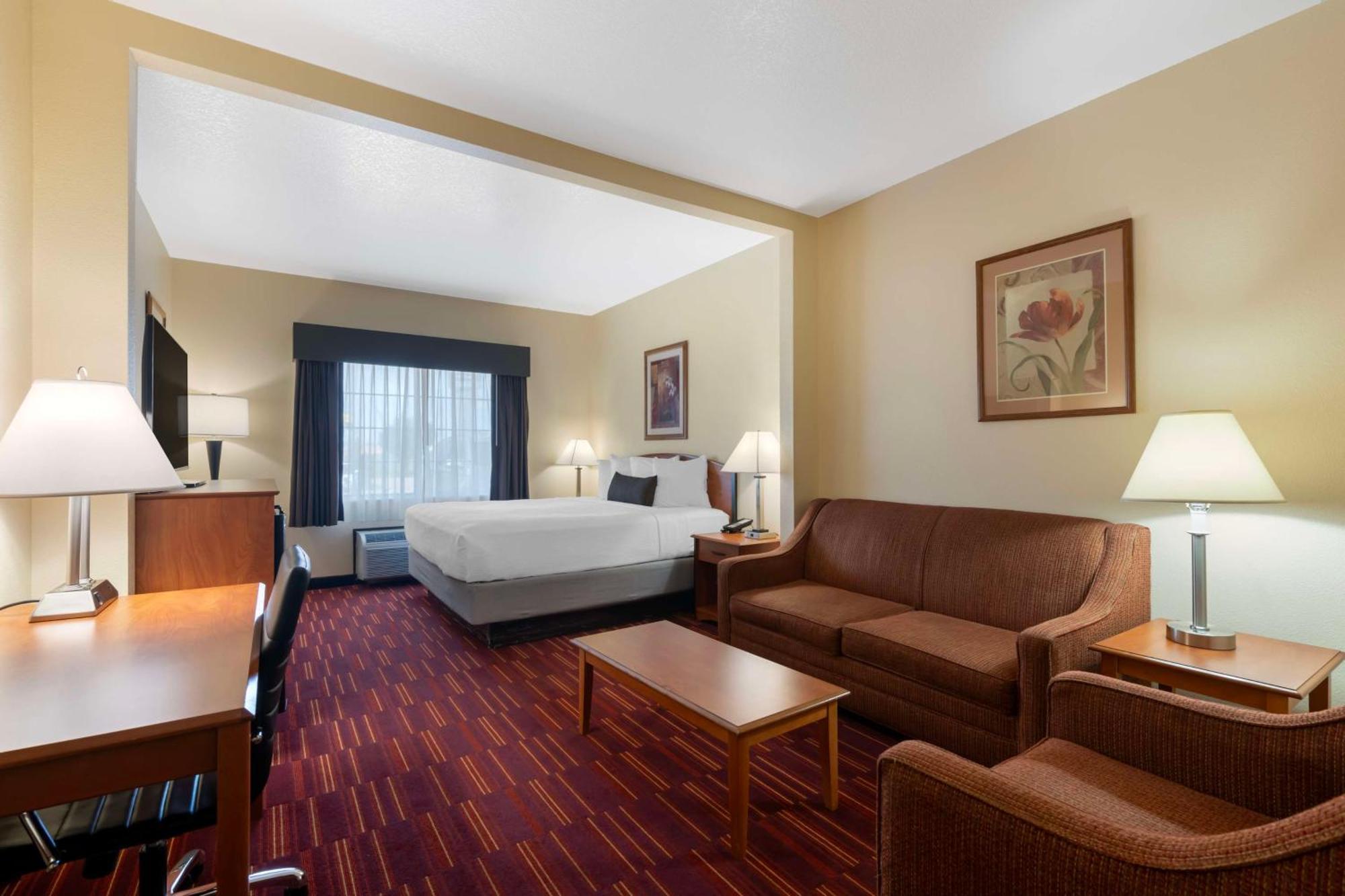 King Suite with Sofa Bed - Non-Smoking