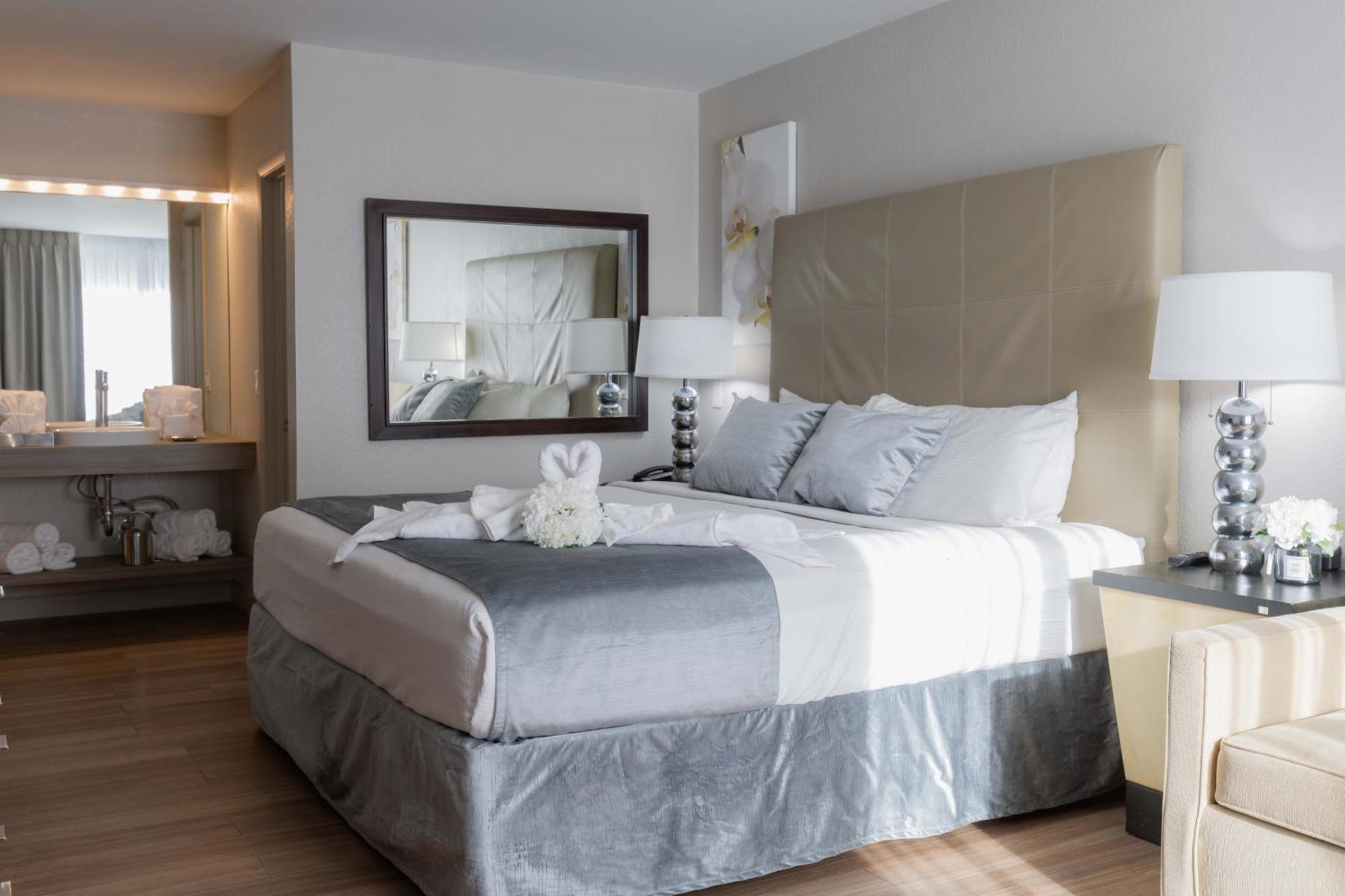 Habitación Elite con 1 cama extragrande y ducha accesible en silla de ruedas - Adaptada para personas con movilidad reducida/discapacidad auditiva - No fumadores