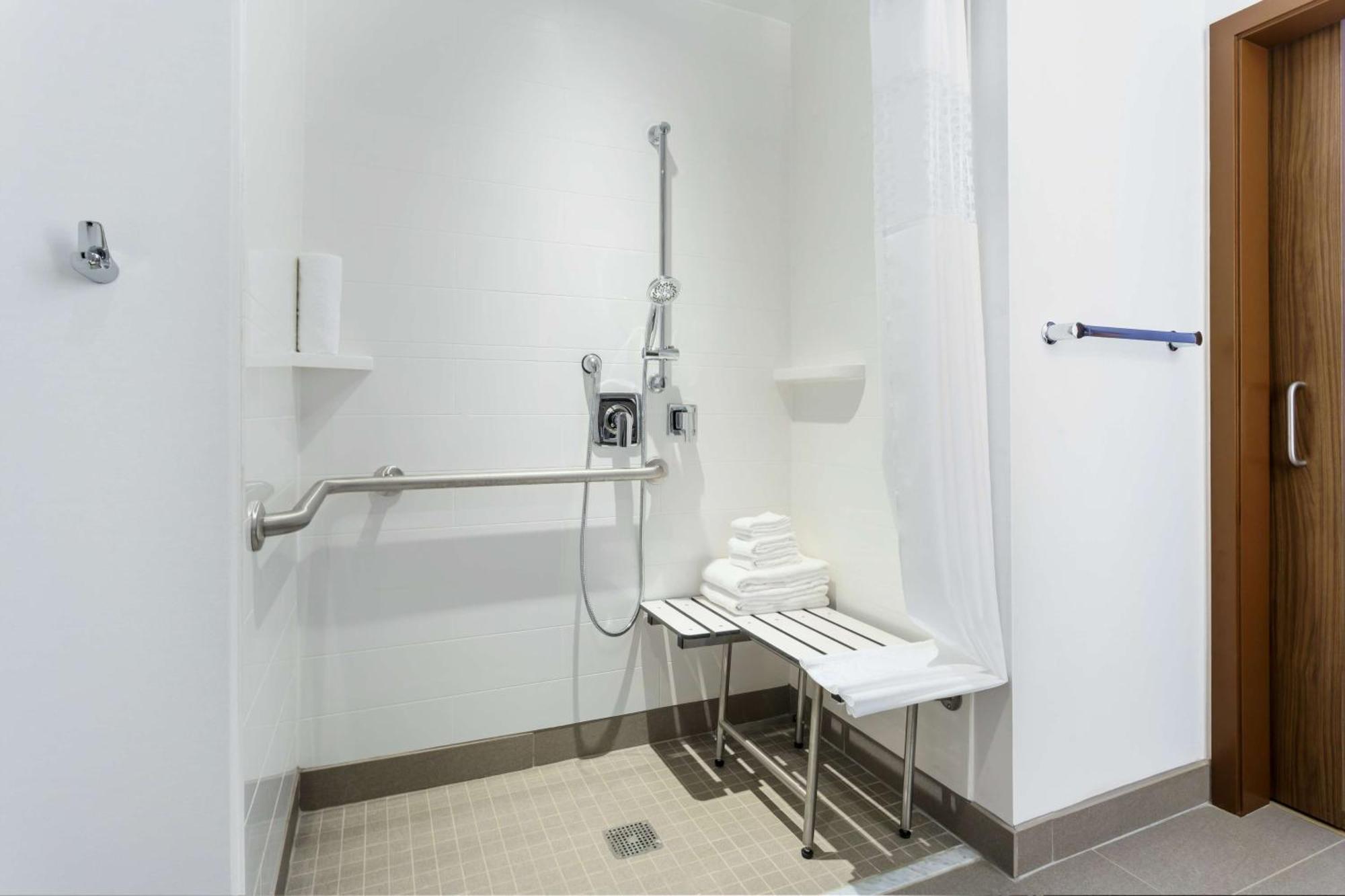 King Room Roll Shower Mobility or Hearing Accessible,1548560530:JPEG
