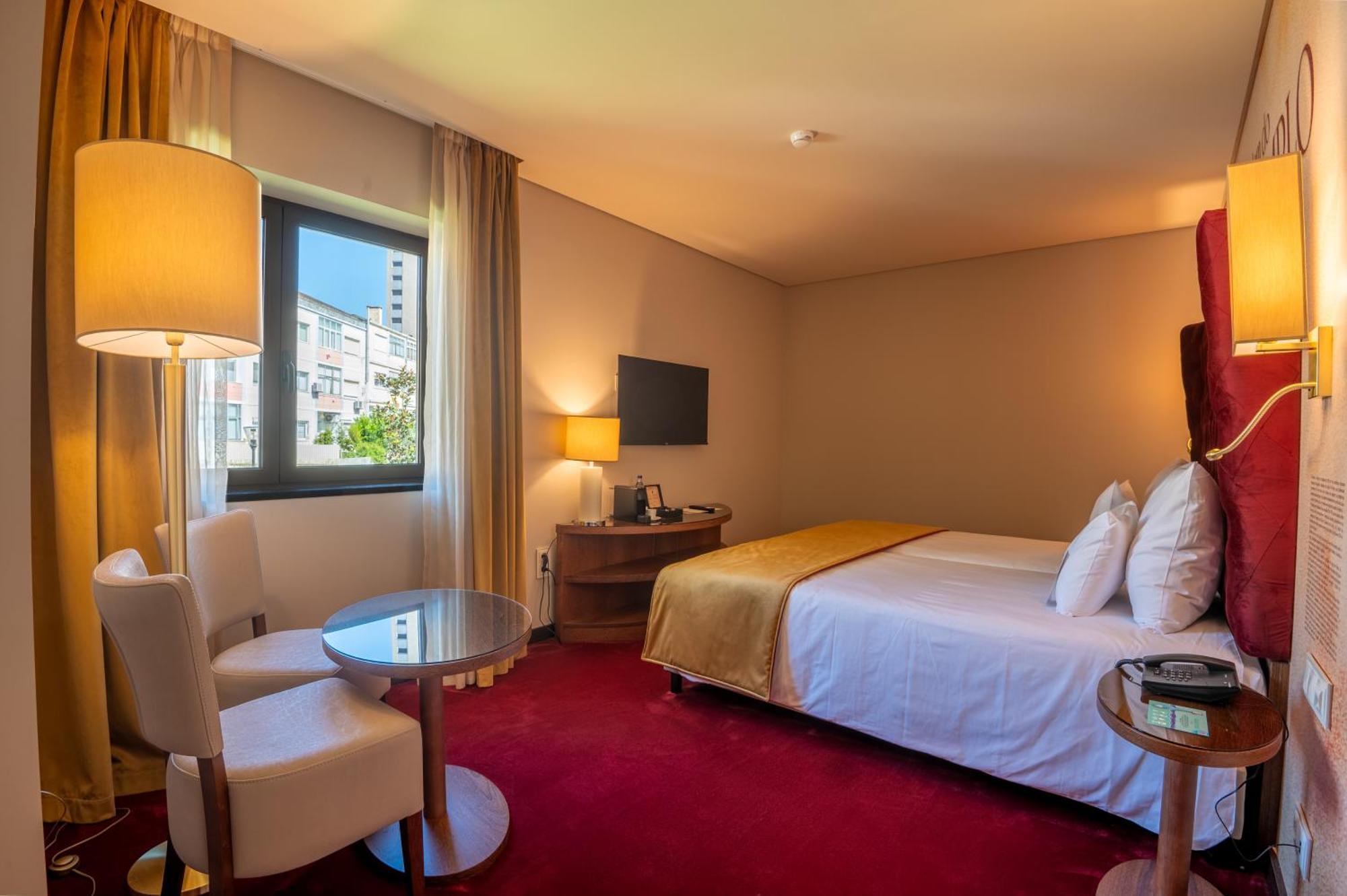 Twin Room,1548706087:JPEG