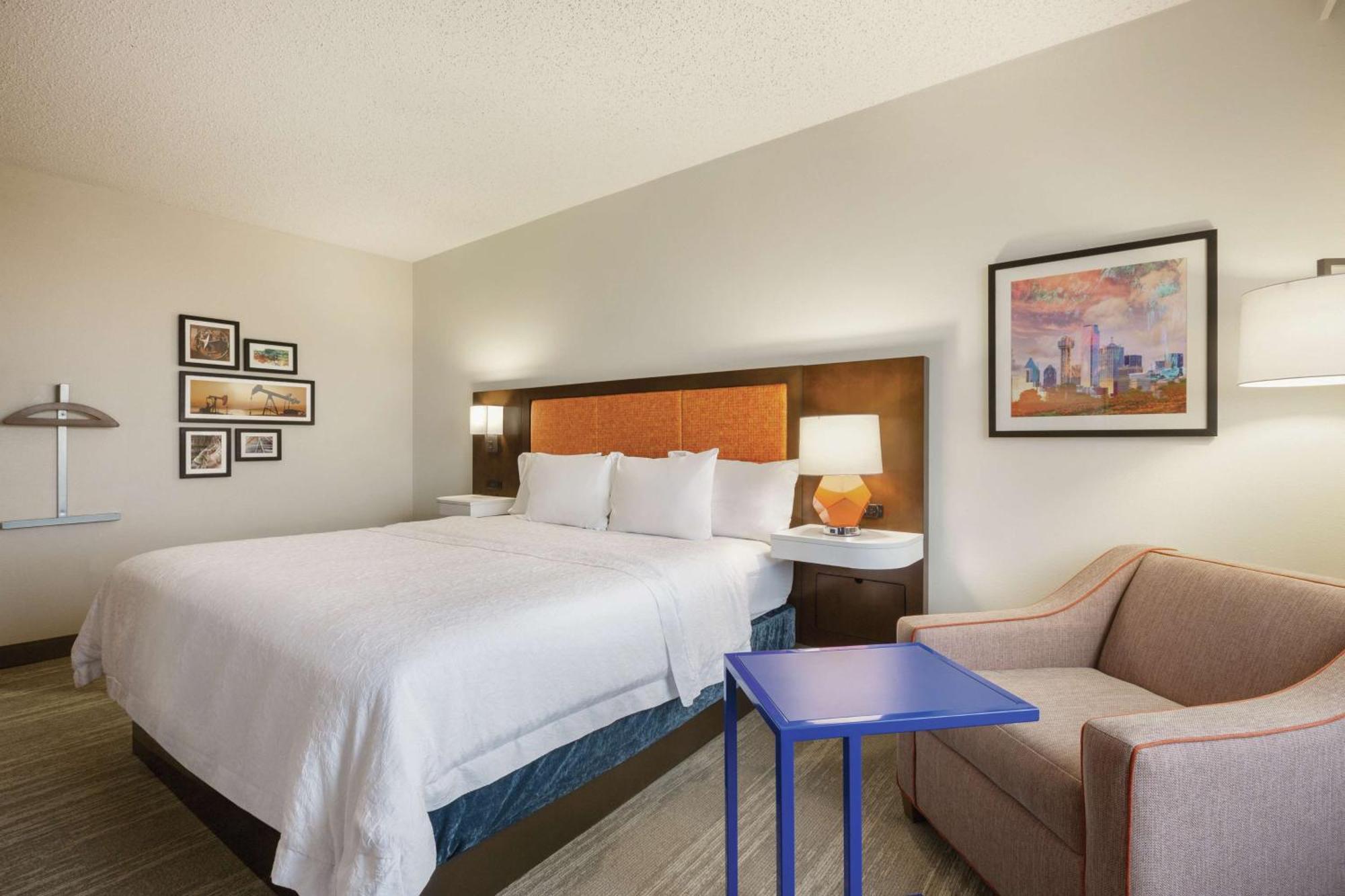 King Room with King Bed - Non-Smoking