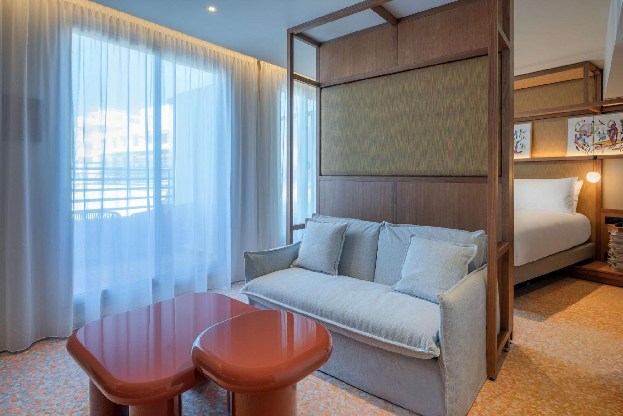 Junior King Suite Partial Sea View