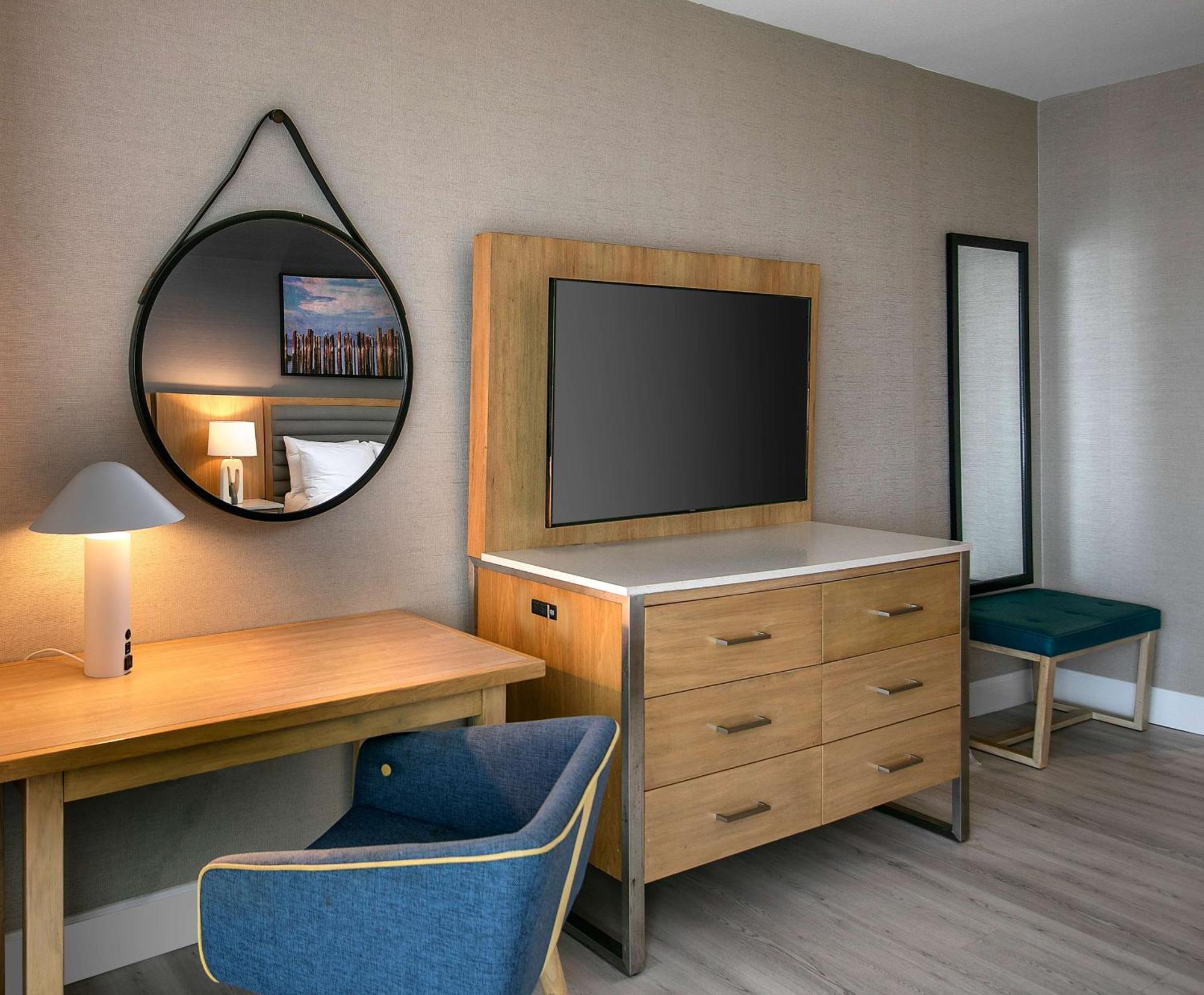 Downtown King Room