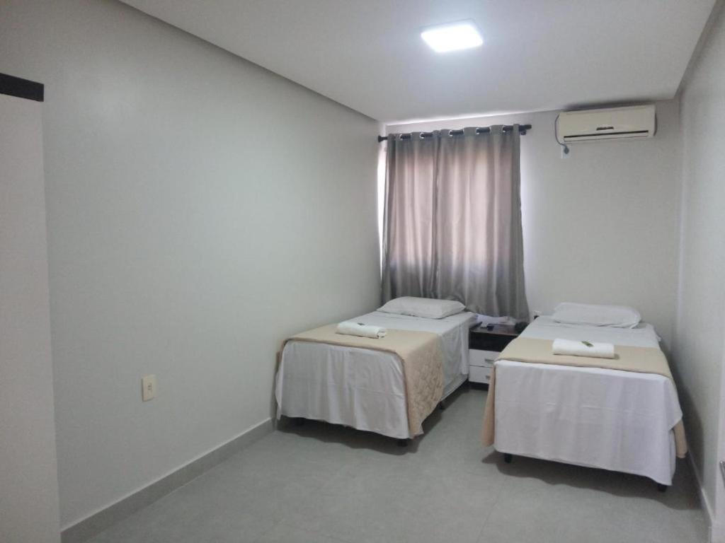 Quarto com Cama de Casal ou 2 de Solteiro