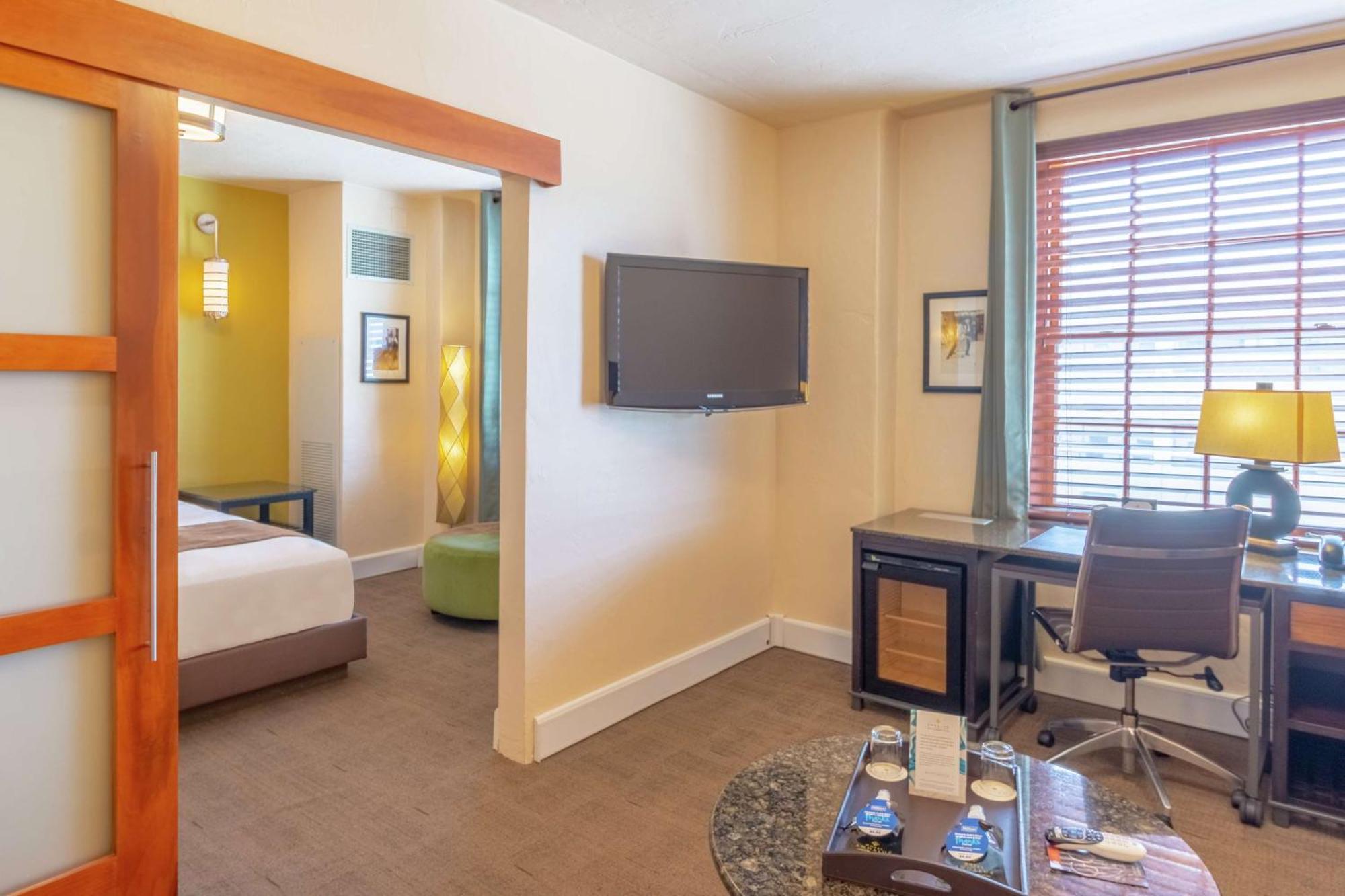 One-Bedroom King Suite with Living Room