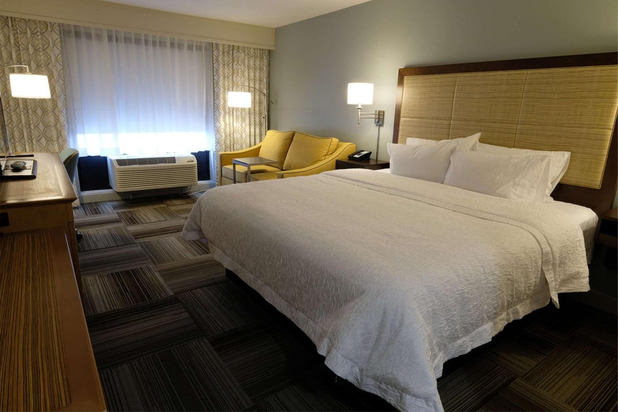 King Room with Sofa Bed - Non-Smoking