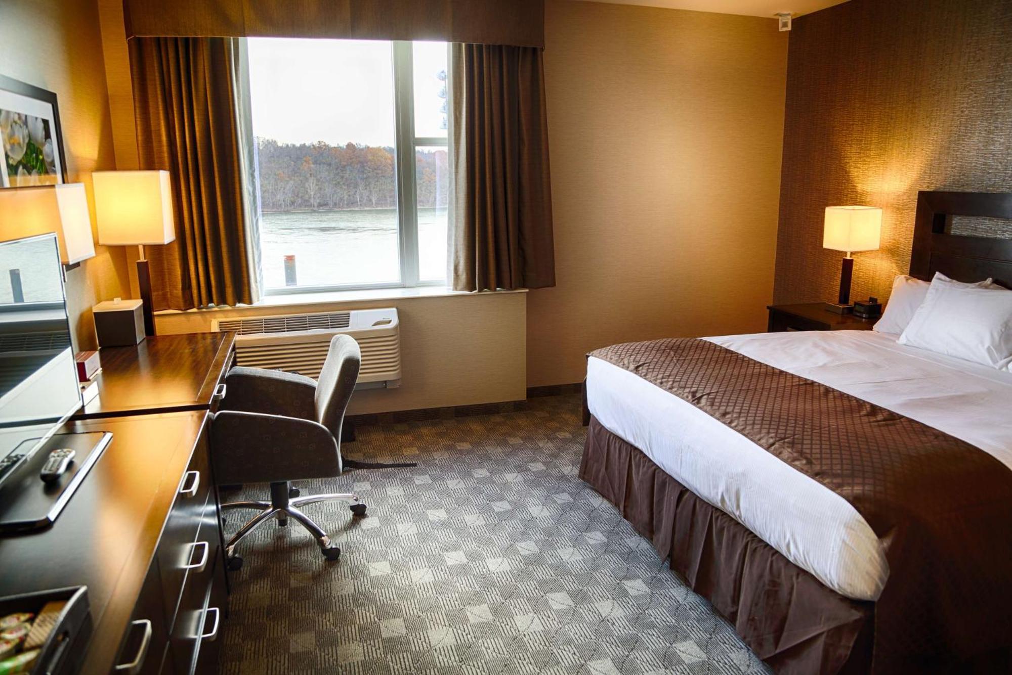 King Room - Mobility/Hearing Accessible