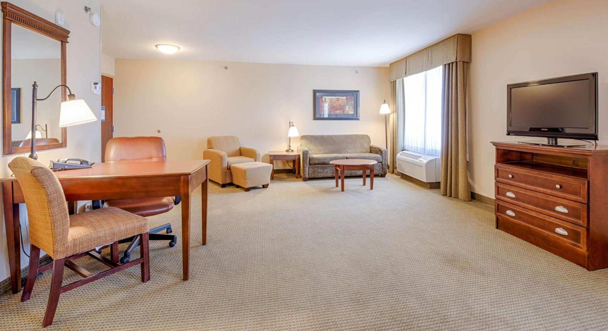 King Studio Suite with Sofa Bed - Non-Smoking