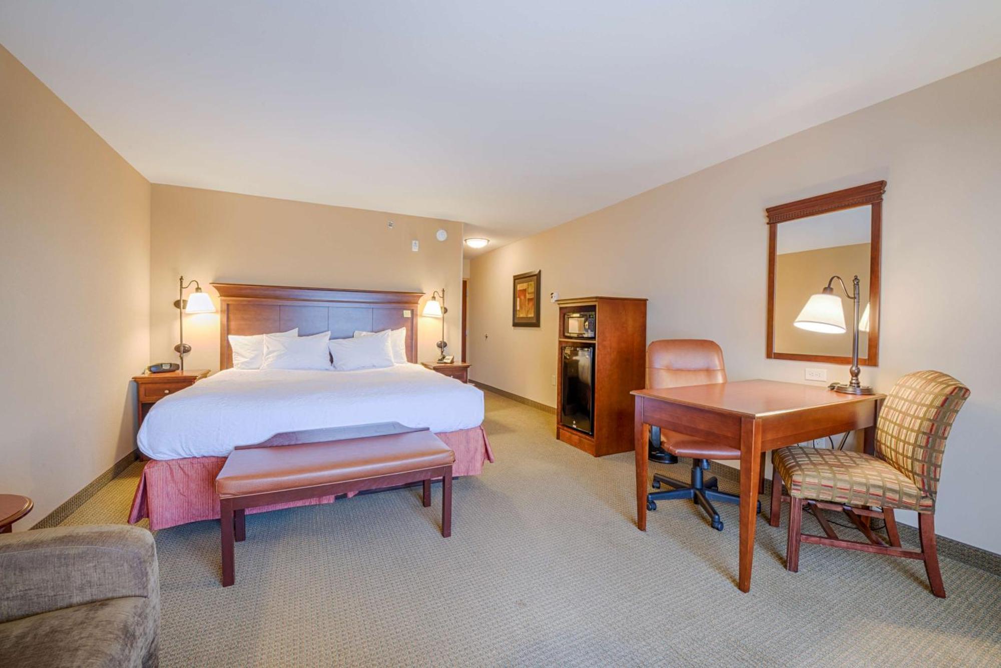 King Room with Sofa Bed and Study - Non-Smoking