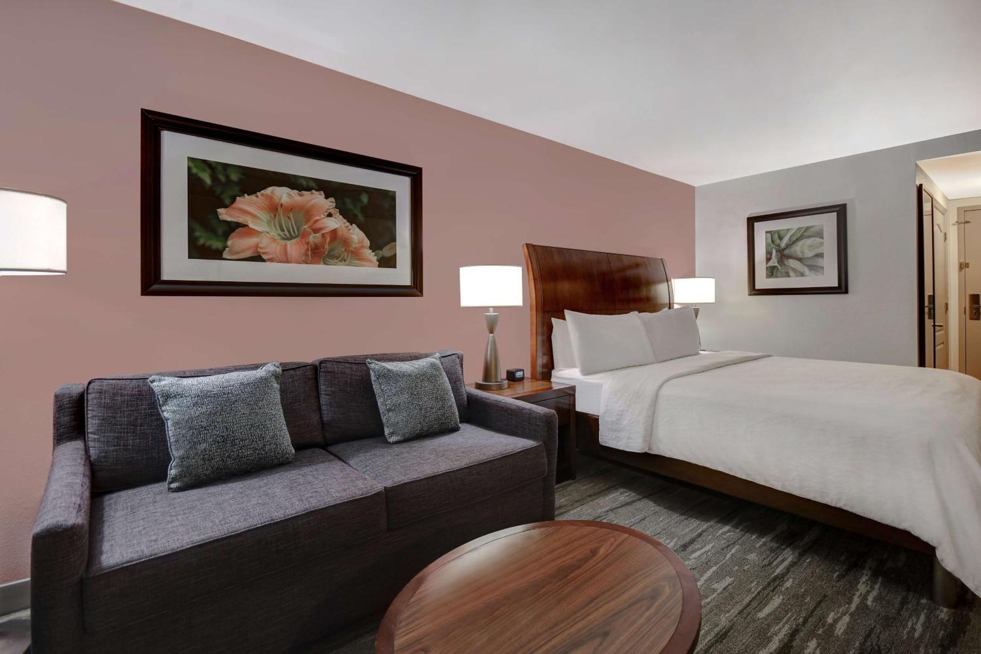 Deluxe King Room