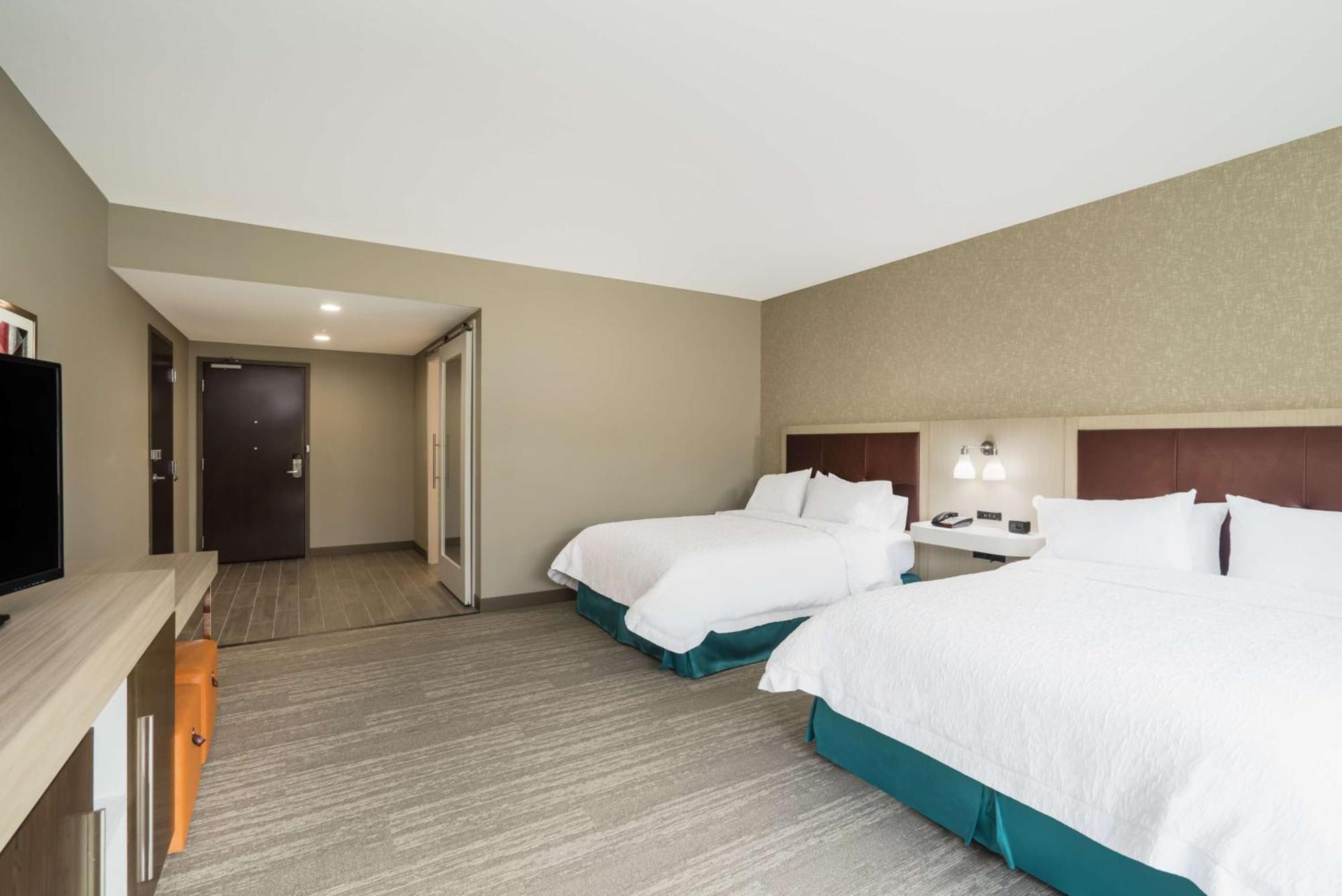 Queen Room with Two Queen Beds - Hearing Access