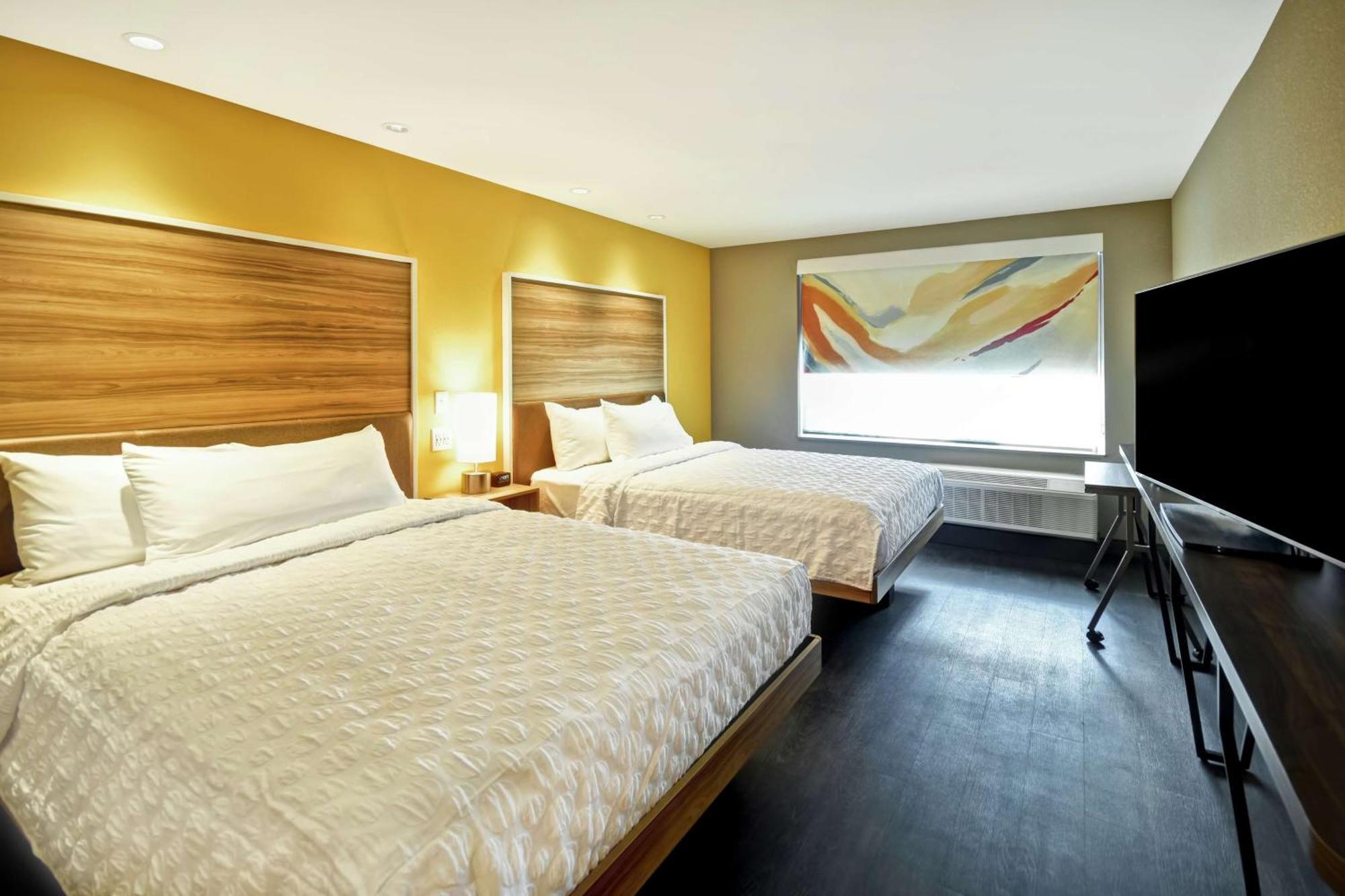 Queen Room Two Queen Beds Roll Shower Mobility Access or Non-Smoking,1551483397:JPEG