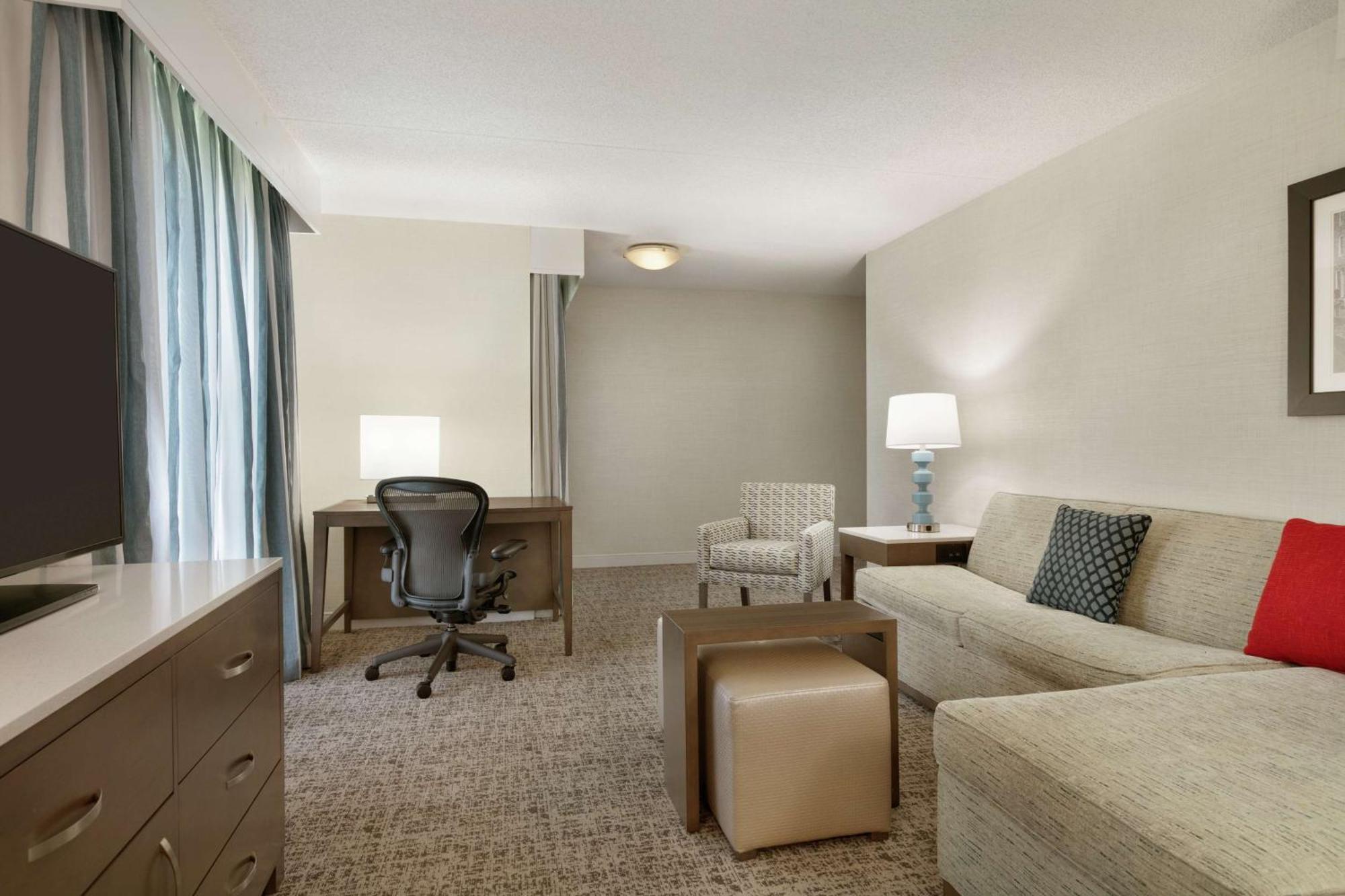 King Corner Suite with City View - Non-Smoking