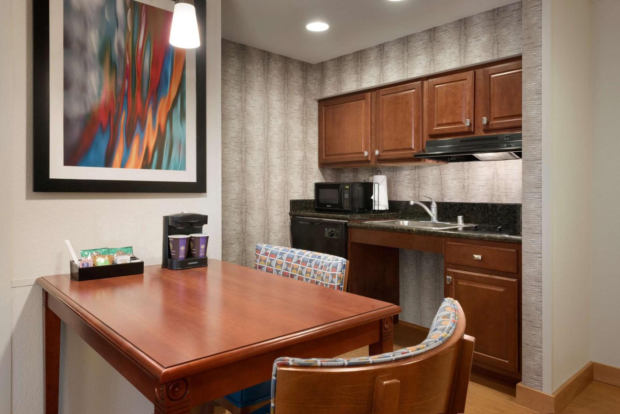 King Suite with Accessible Tub - Mobility and Hearing Access/Non-Smoking