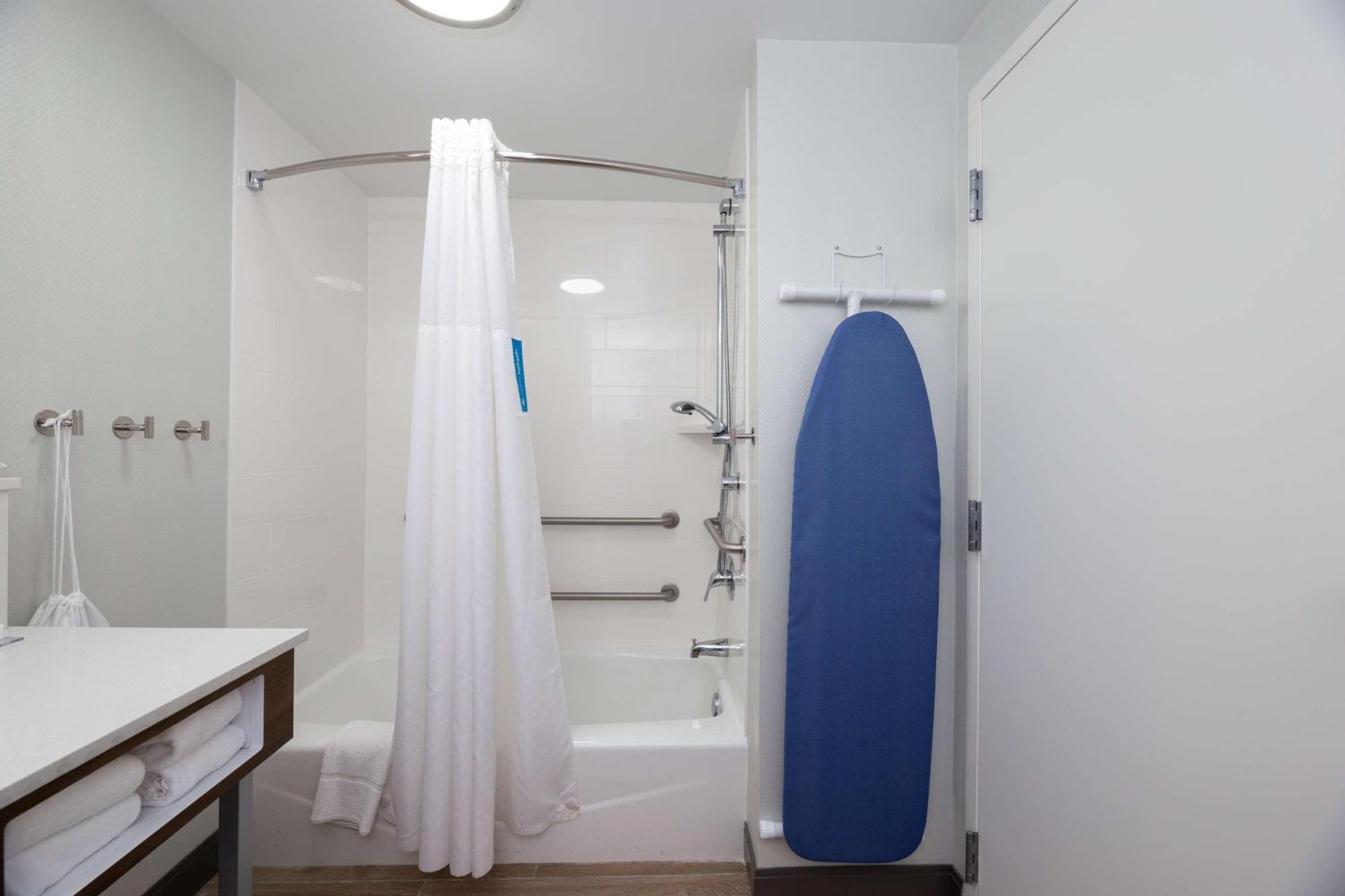 King Room - Mobility Access/Non-Smoking