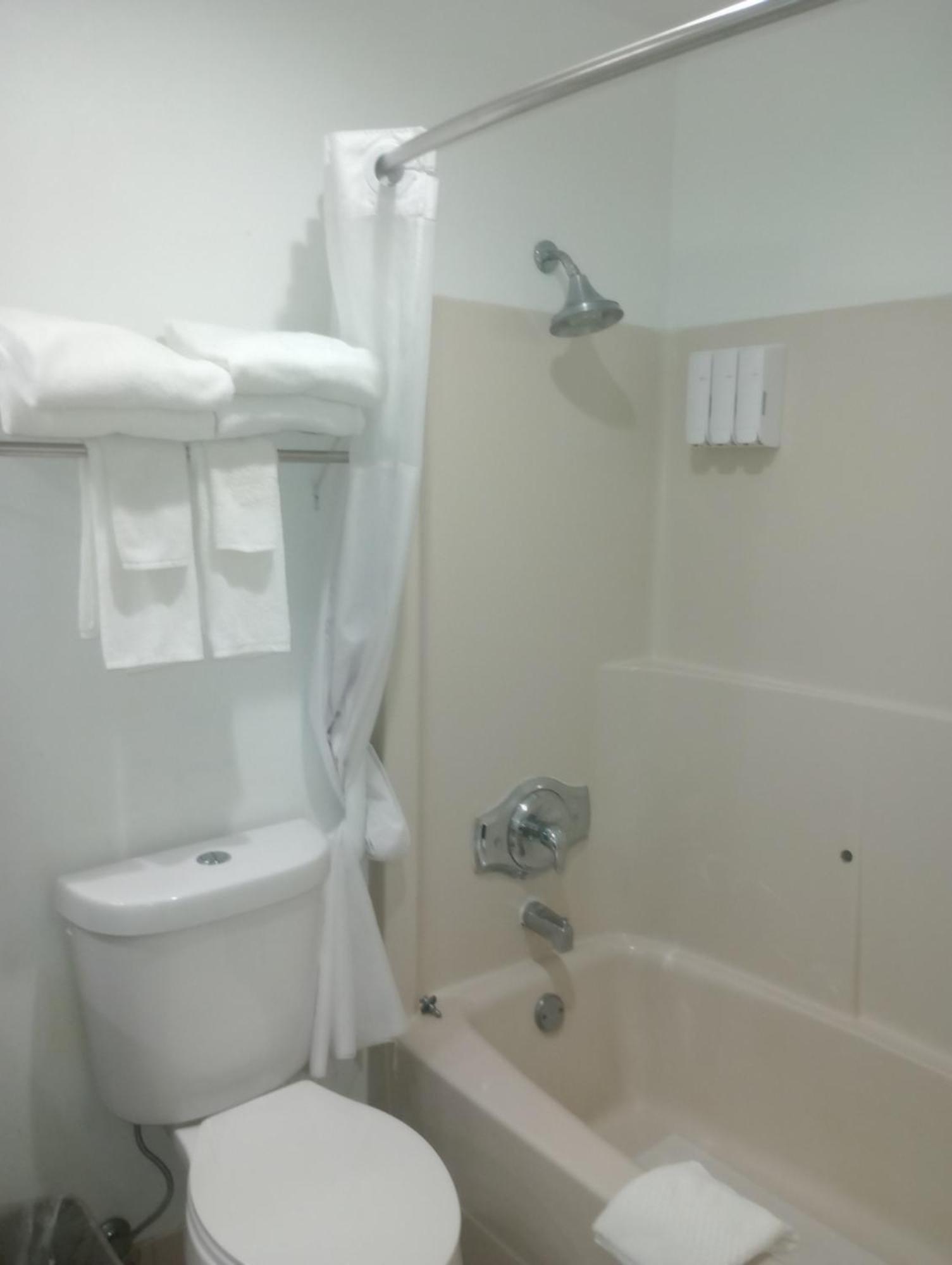 Standard King Room - Non-Smoking