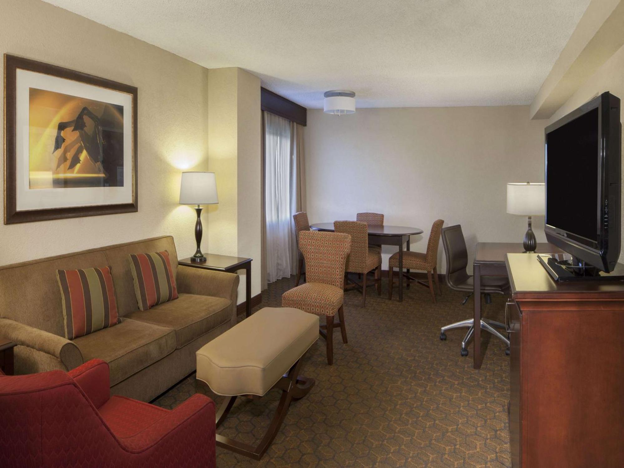 Corner King Suite