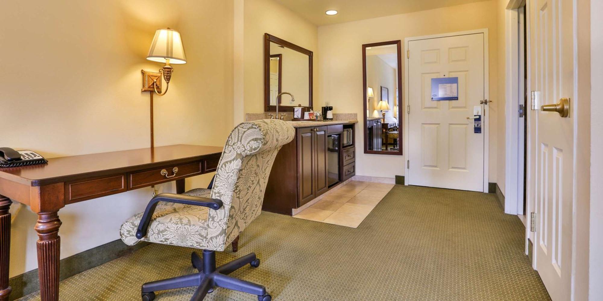 Queen Studio Suite with Two Queen Beds - Mobility Access/Non-Smoking,1552293460:JPEG