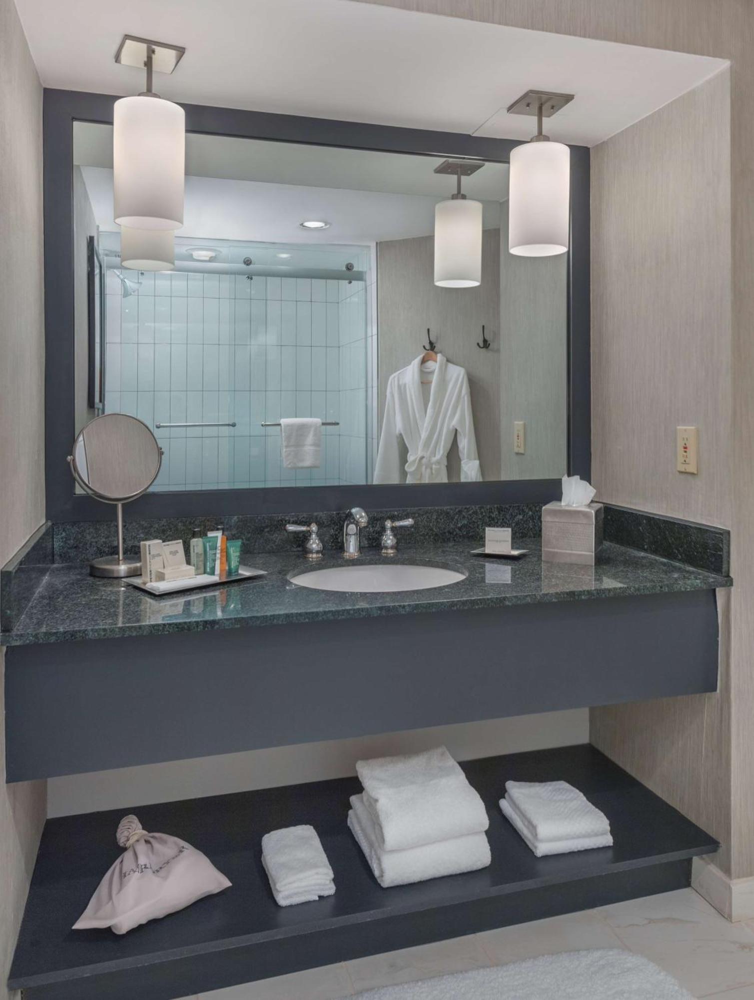 Junior King Suite with Seating Area