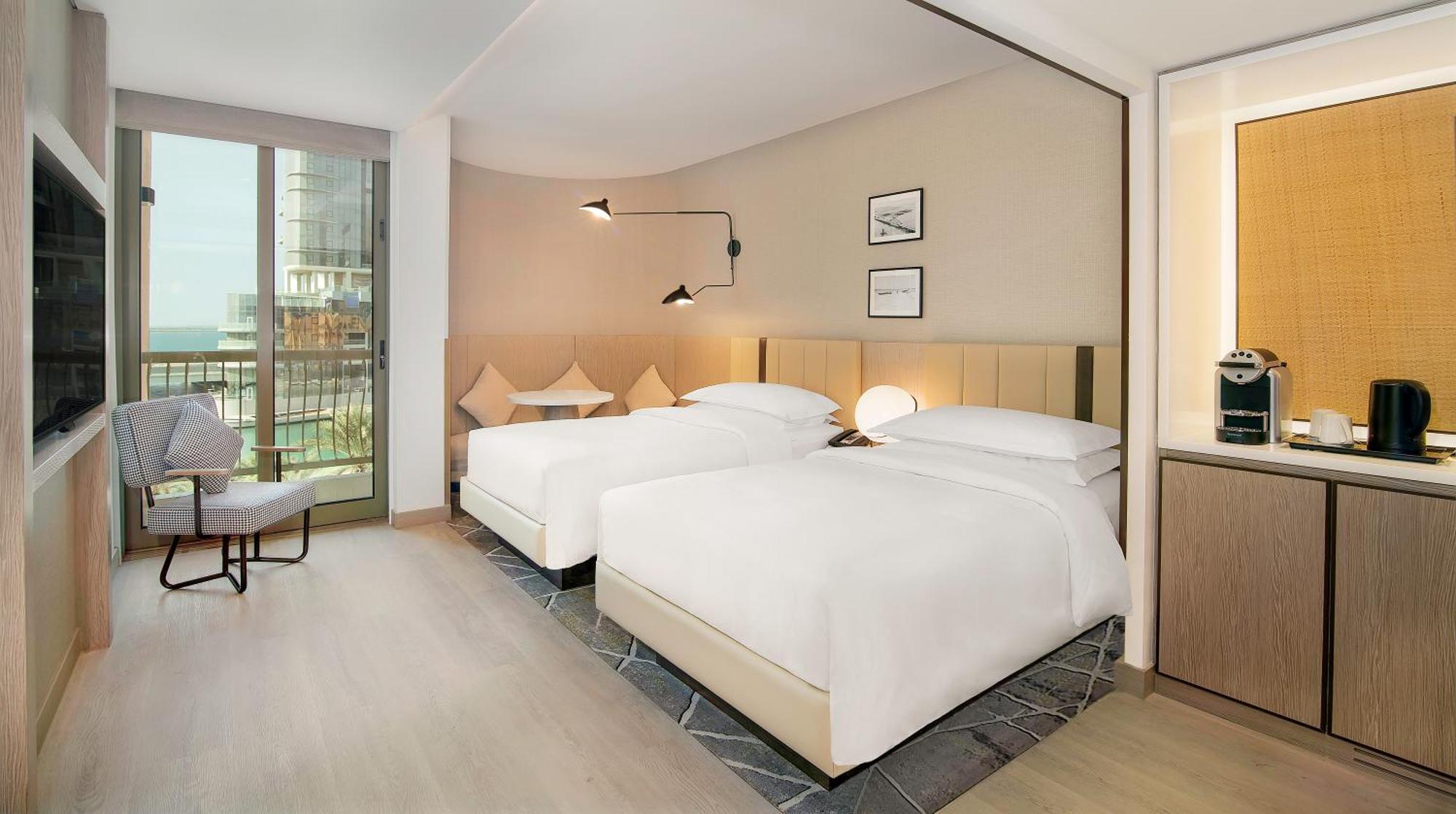 Club Zimmer mit Blick auf das Resort und Zugang zur Club-Lounge